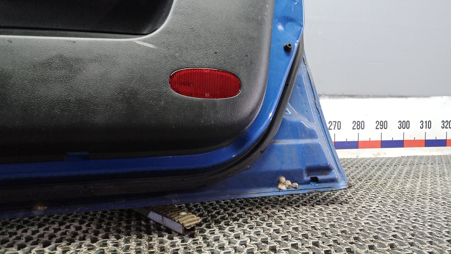 Дверь передняя правая