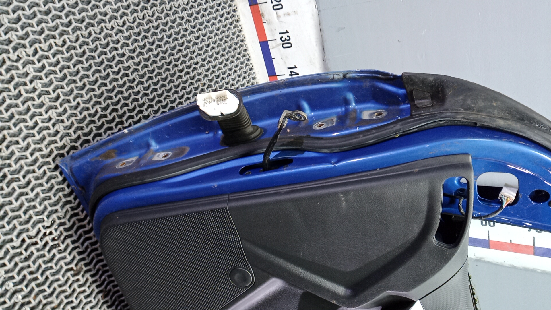 Дверь передняя правая