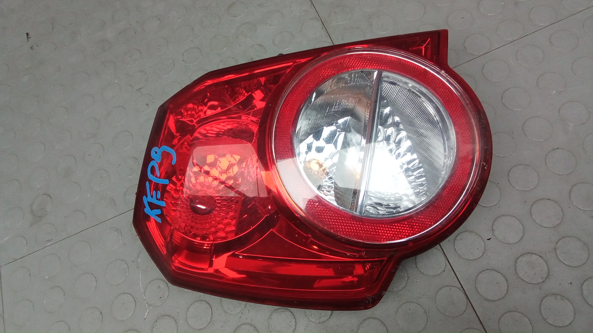 Фонарь задний левый