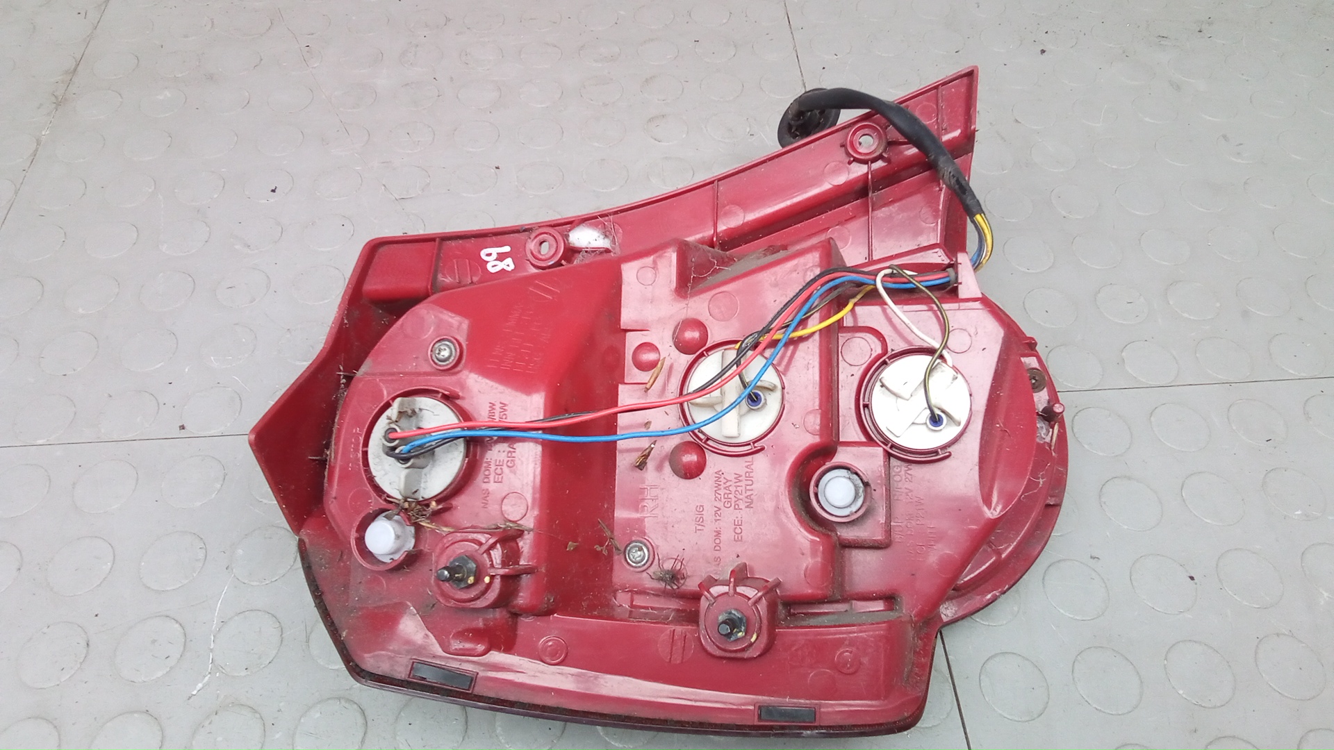 Фонарь задний правый