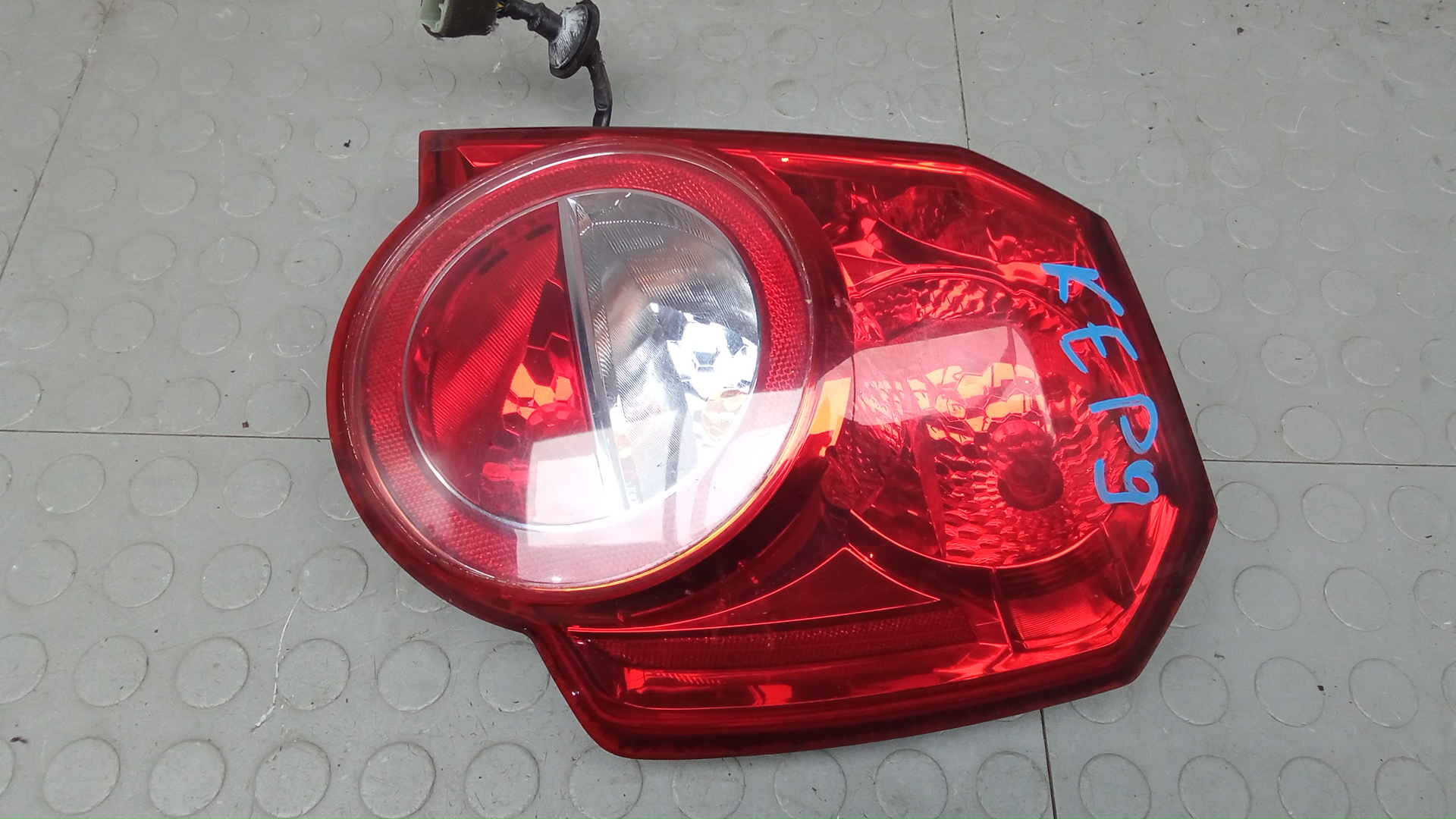 Фонарь задний правый