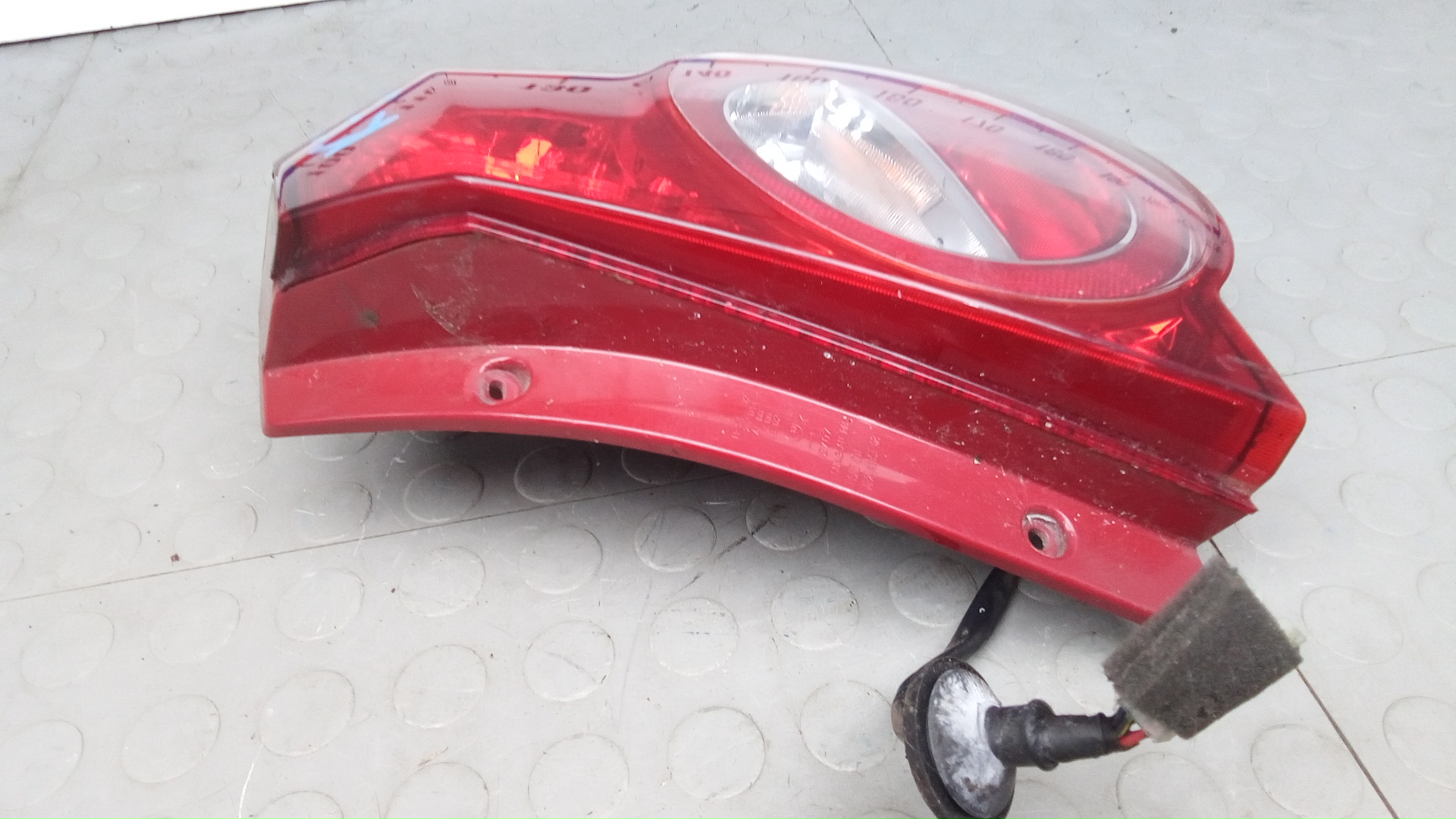 Фонарь задний правый