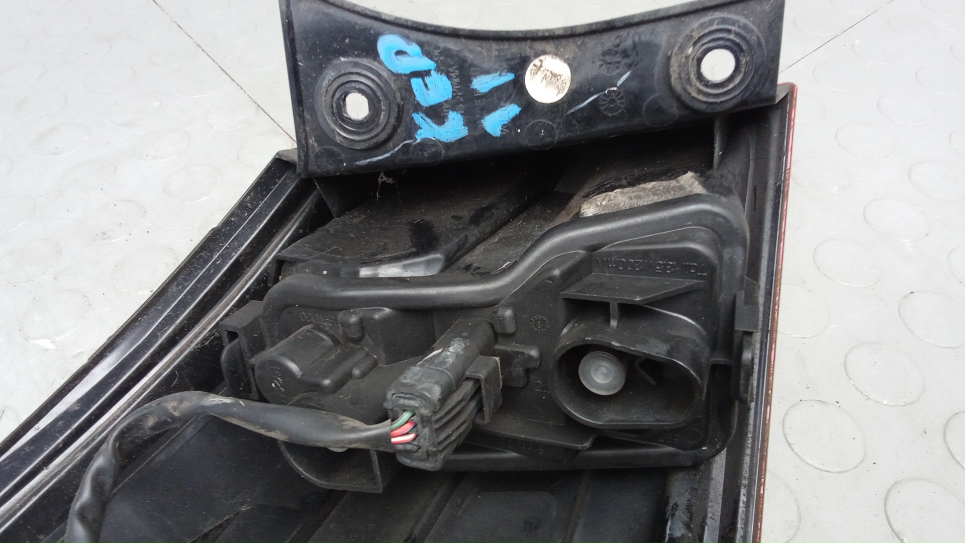 Фонарь задний правый