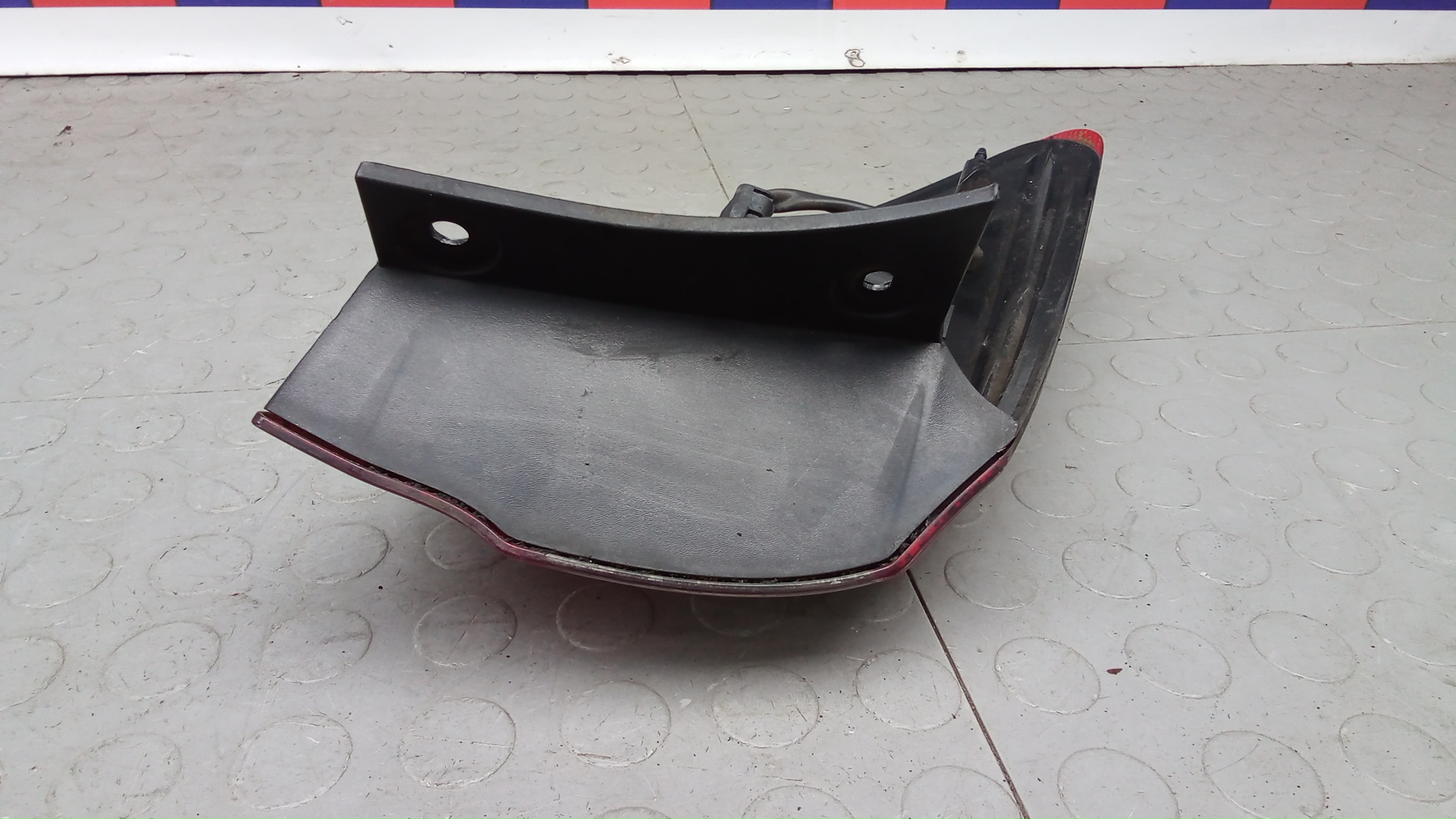 Фонарь задний правый