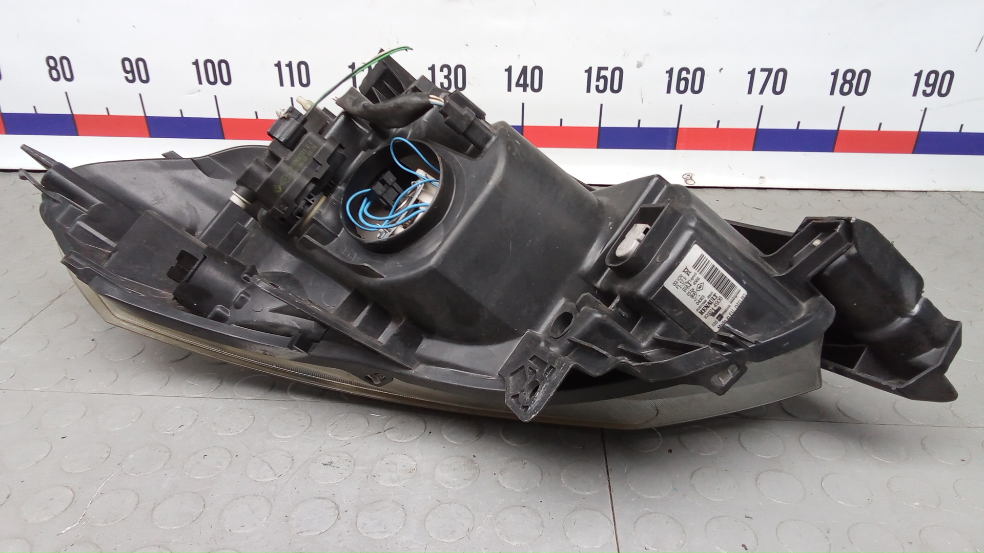 Фара правая