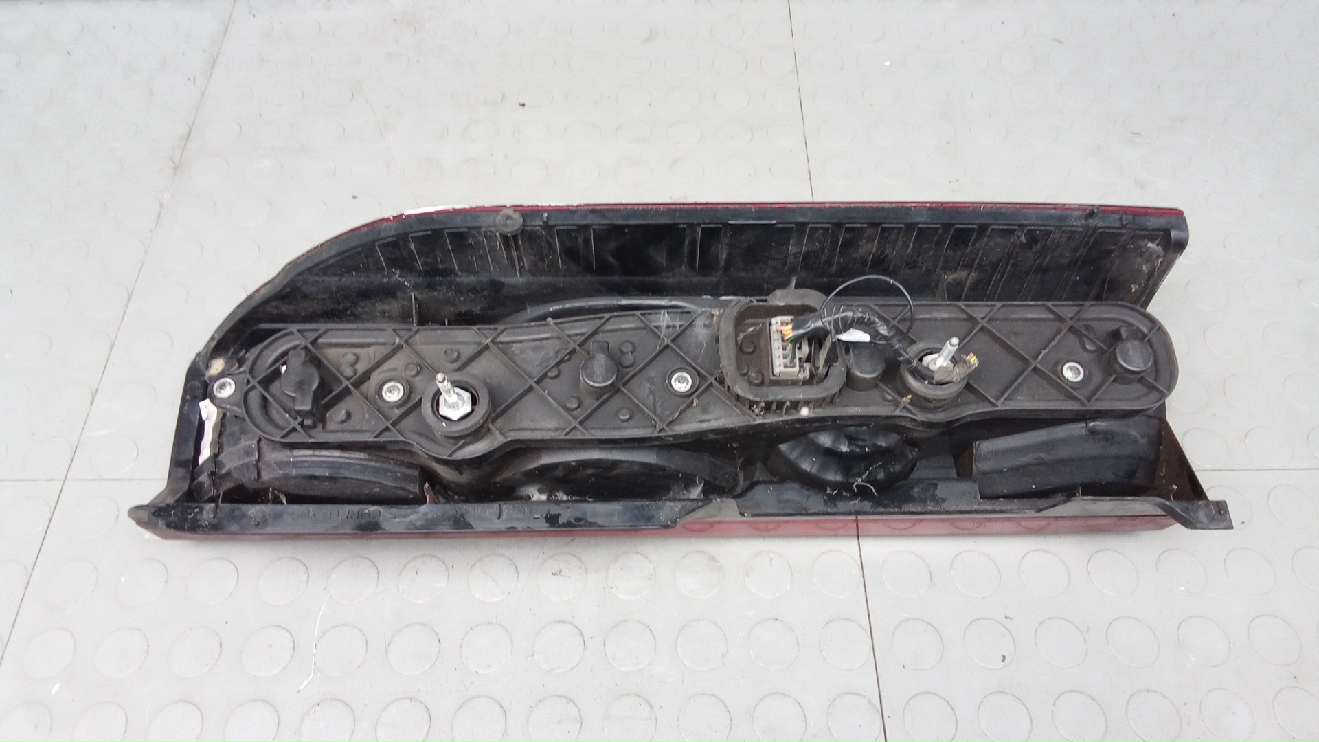 Фонарь задний левый