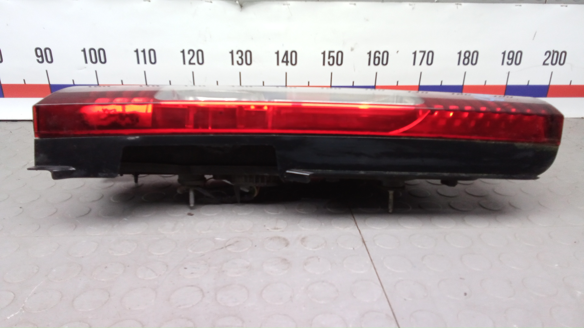 Фонарь задний левый