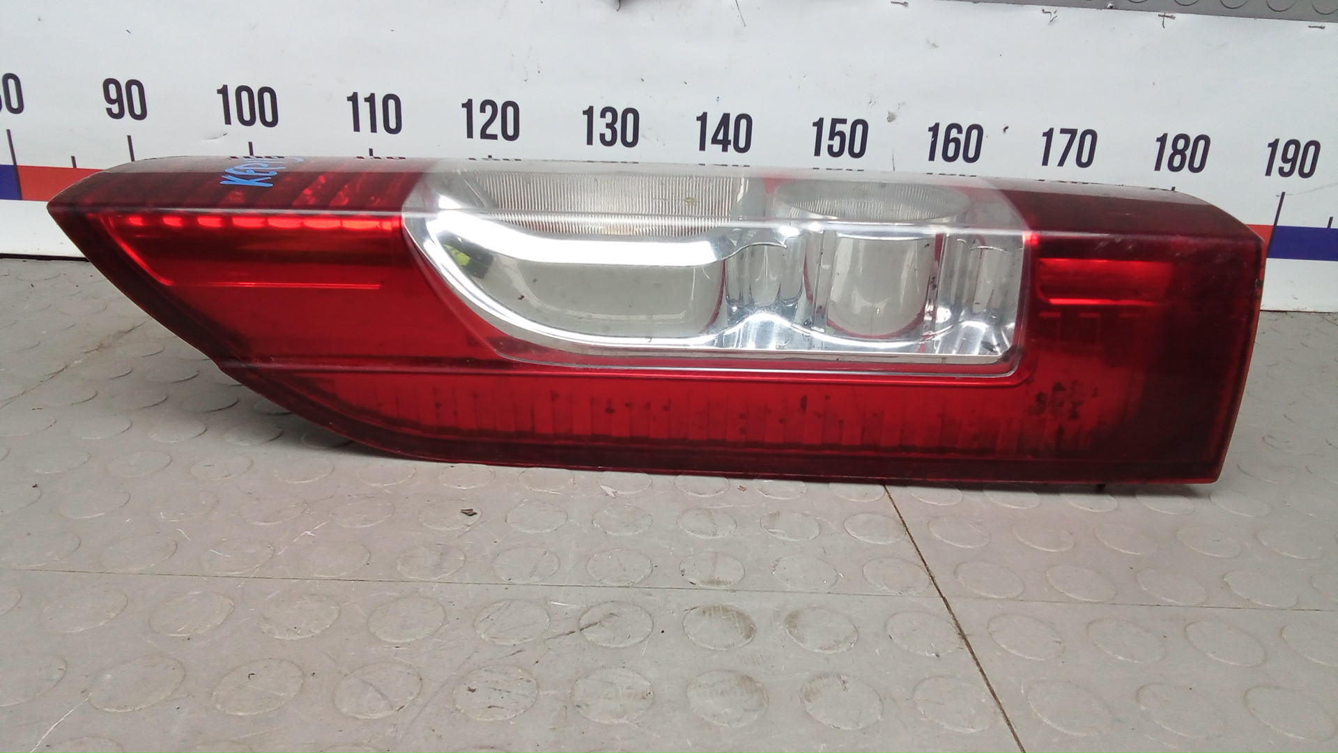 Фонарь задний левый