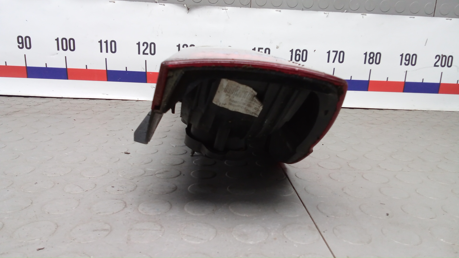 Фонарь задний левый