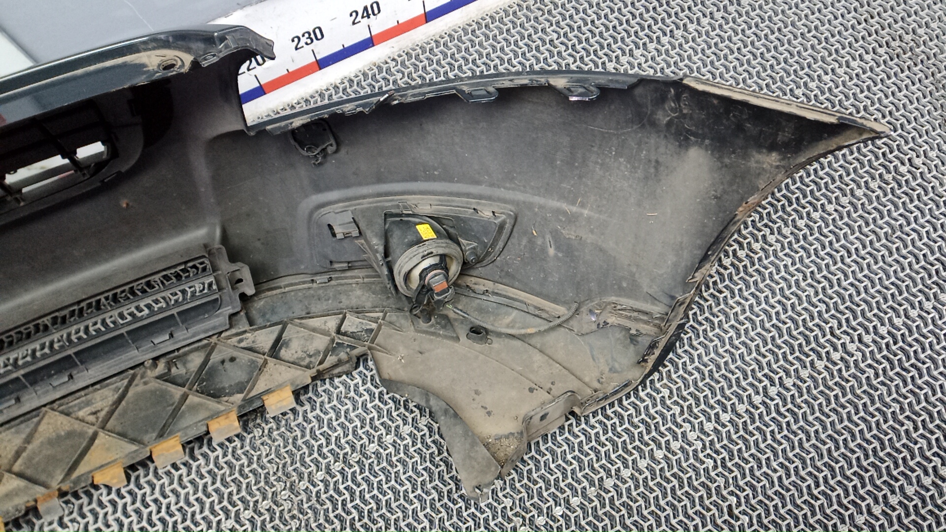 Бампер передний