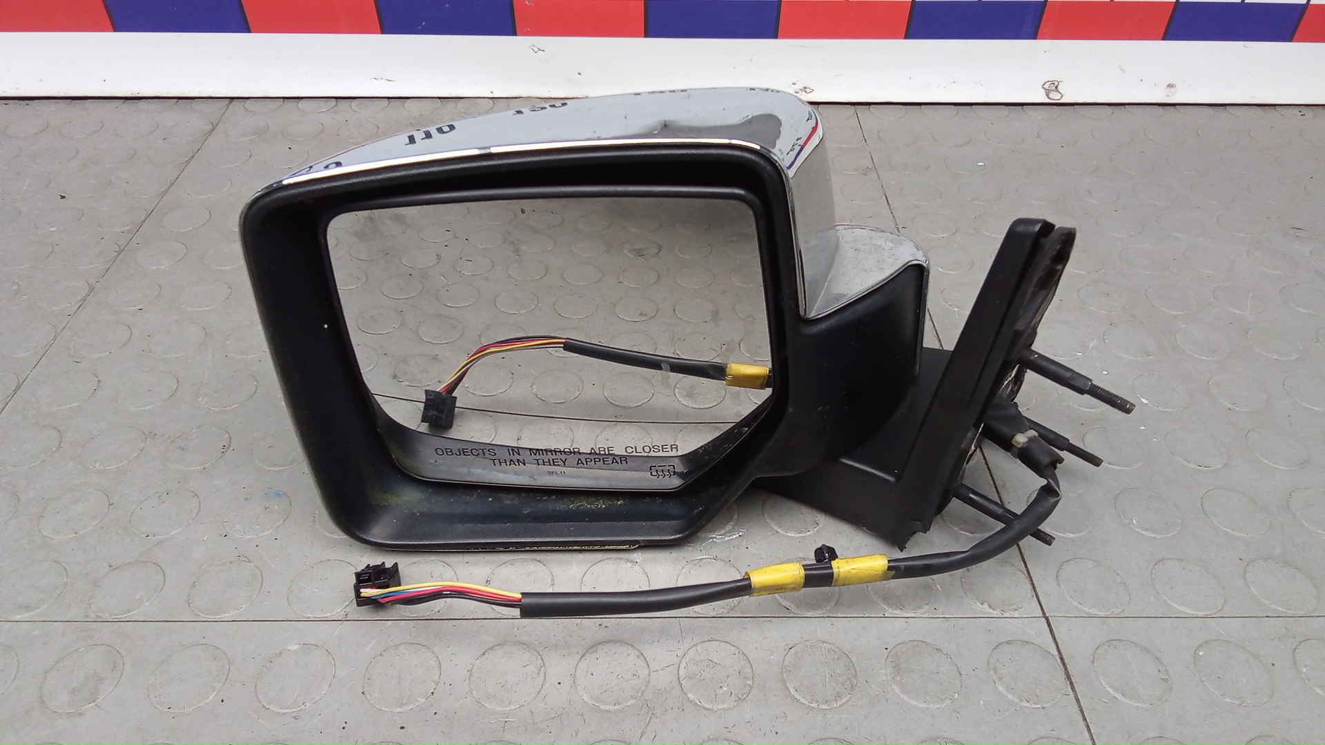 Зеркало левое электрическое