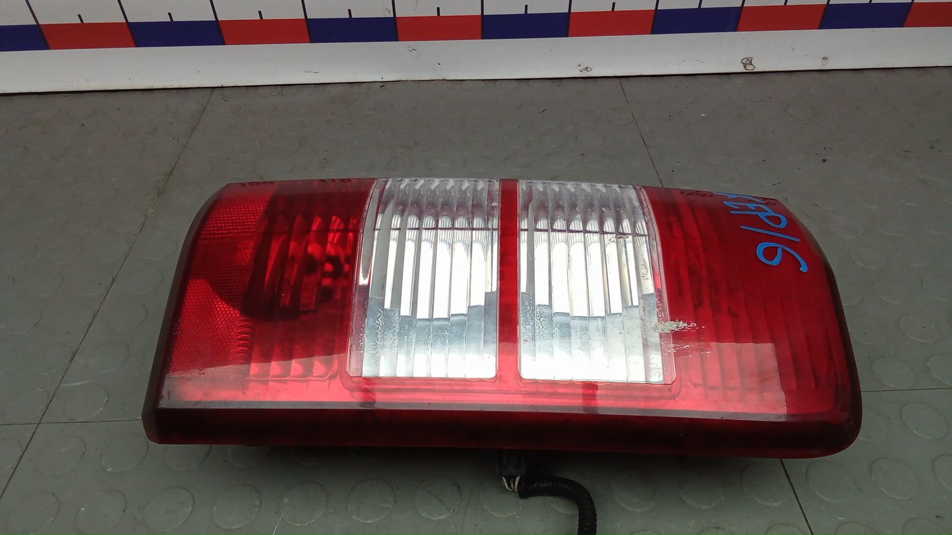 Фонарь задний правый
