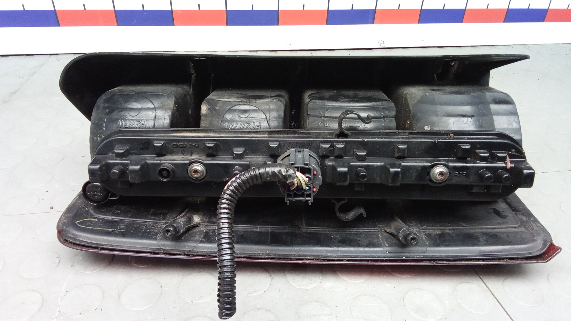 Фонарь задний правый