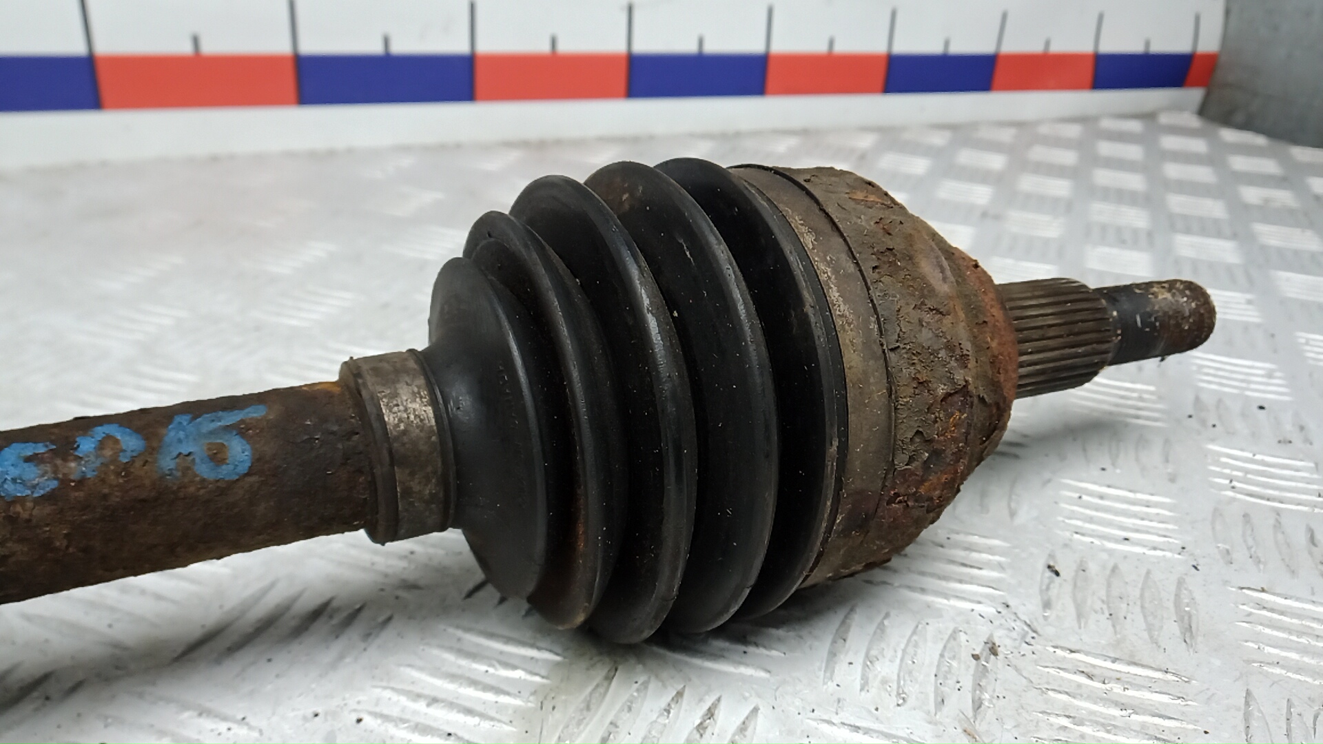 Полуось передняя правая