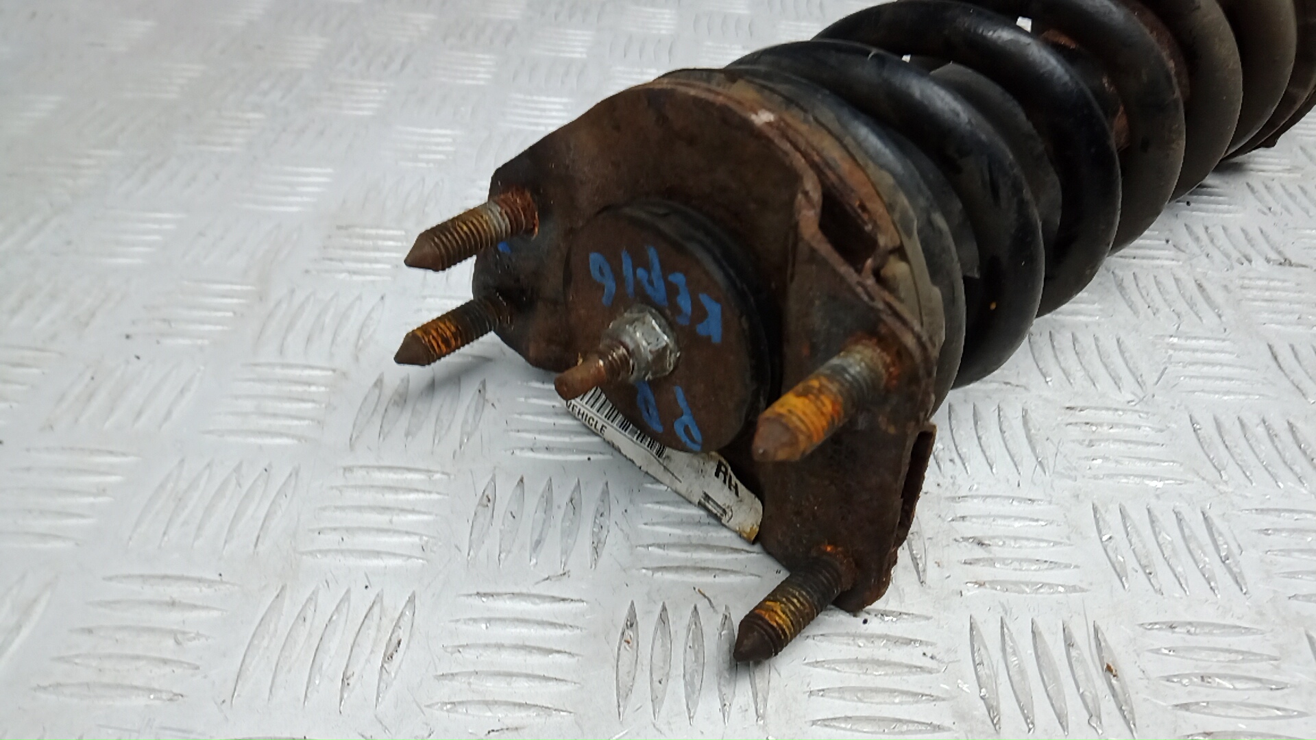 Амортизатор передний правый