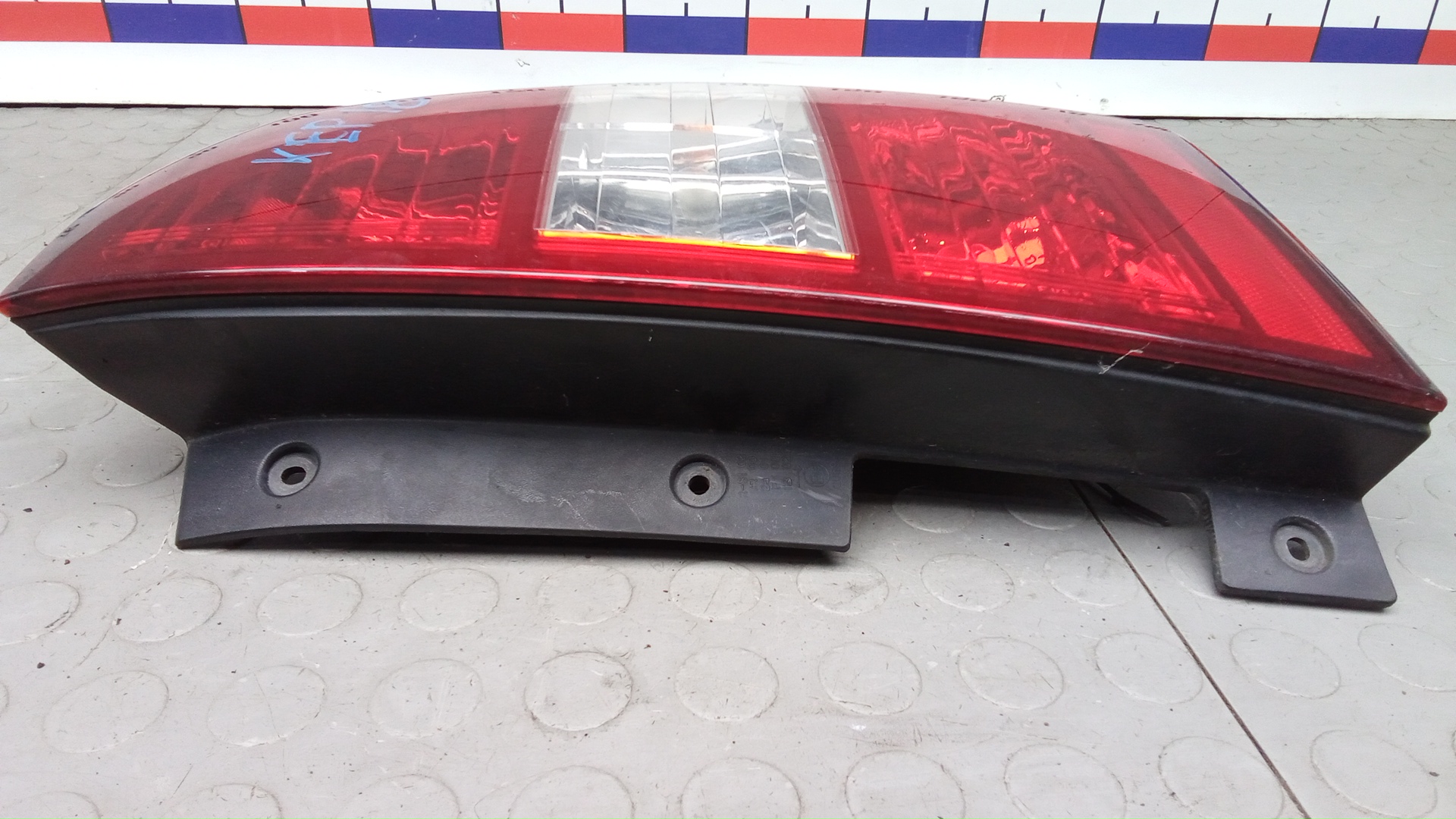 Фонарь задний правый