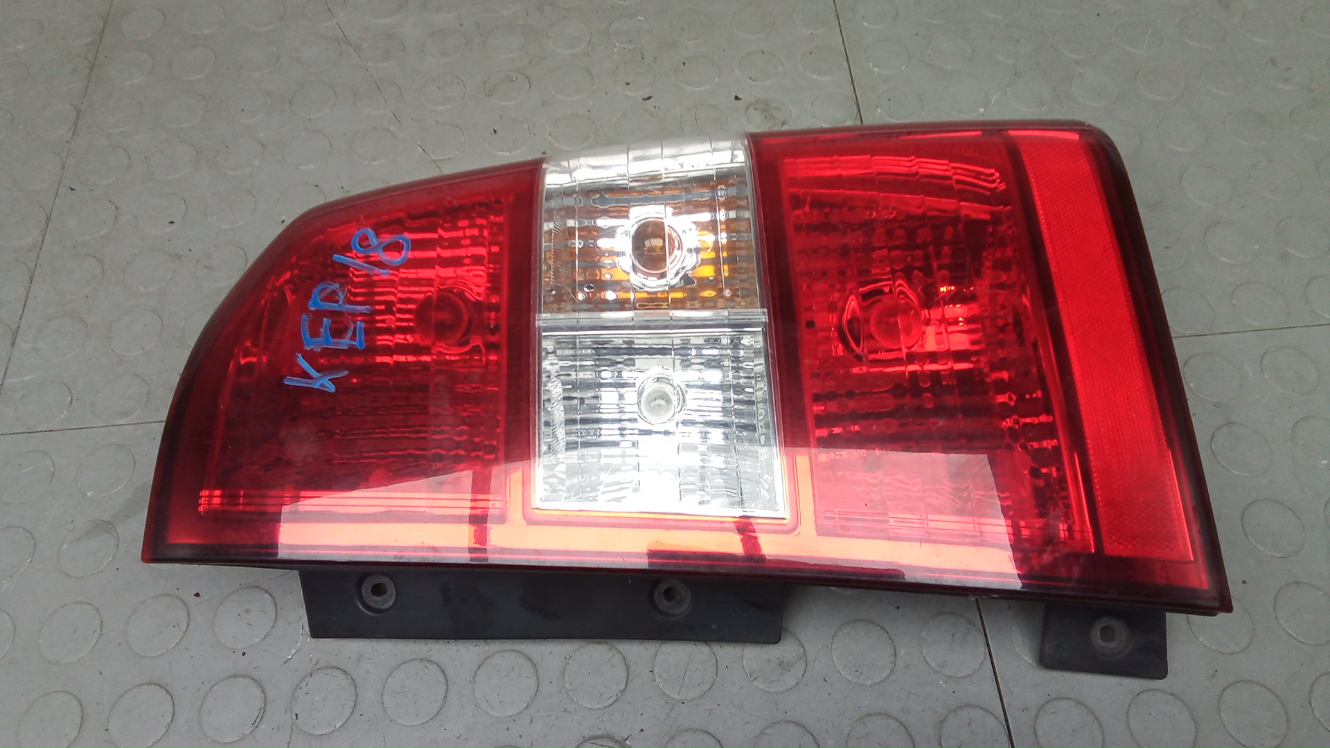 Фонарь задний правый