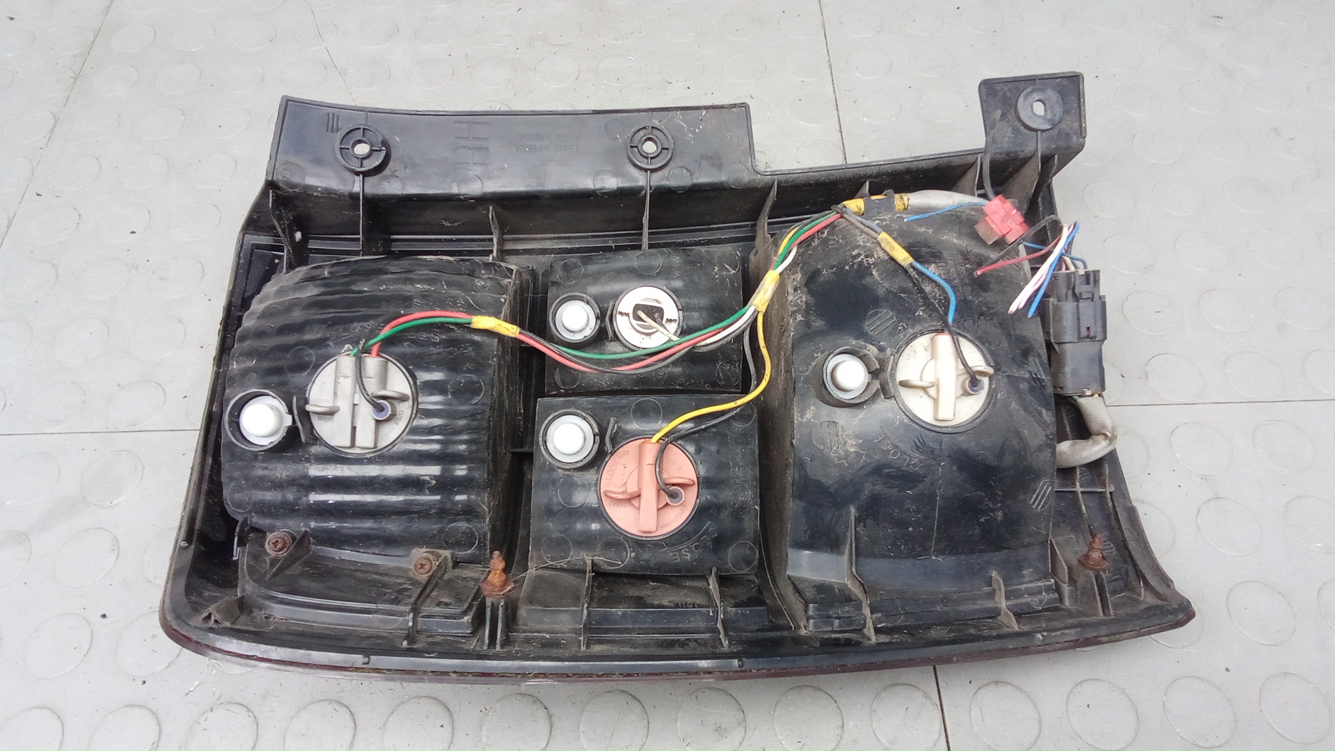 Фонарь задний правый