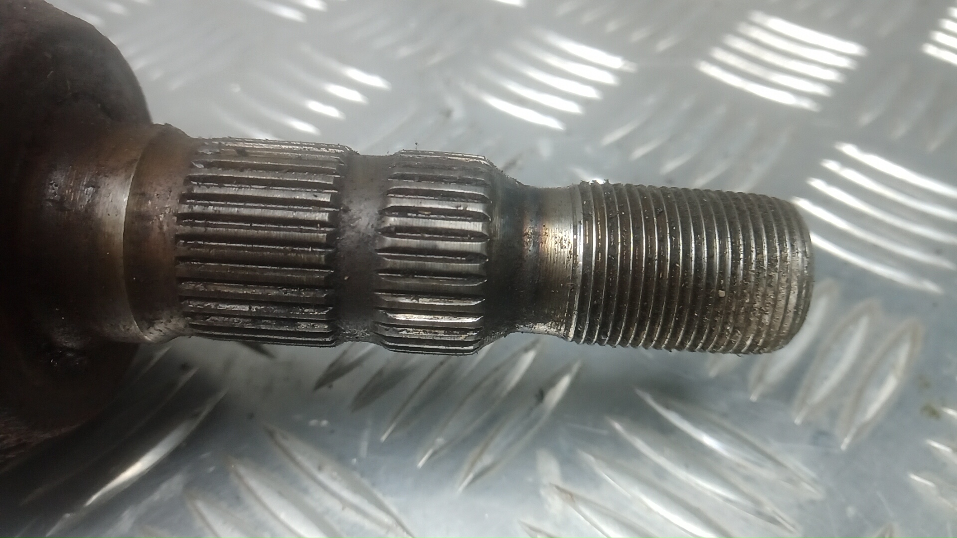 Полуось передняя правая