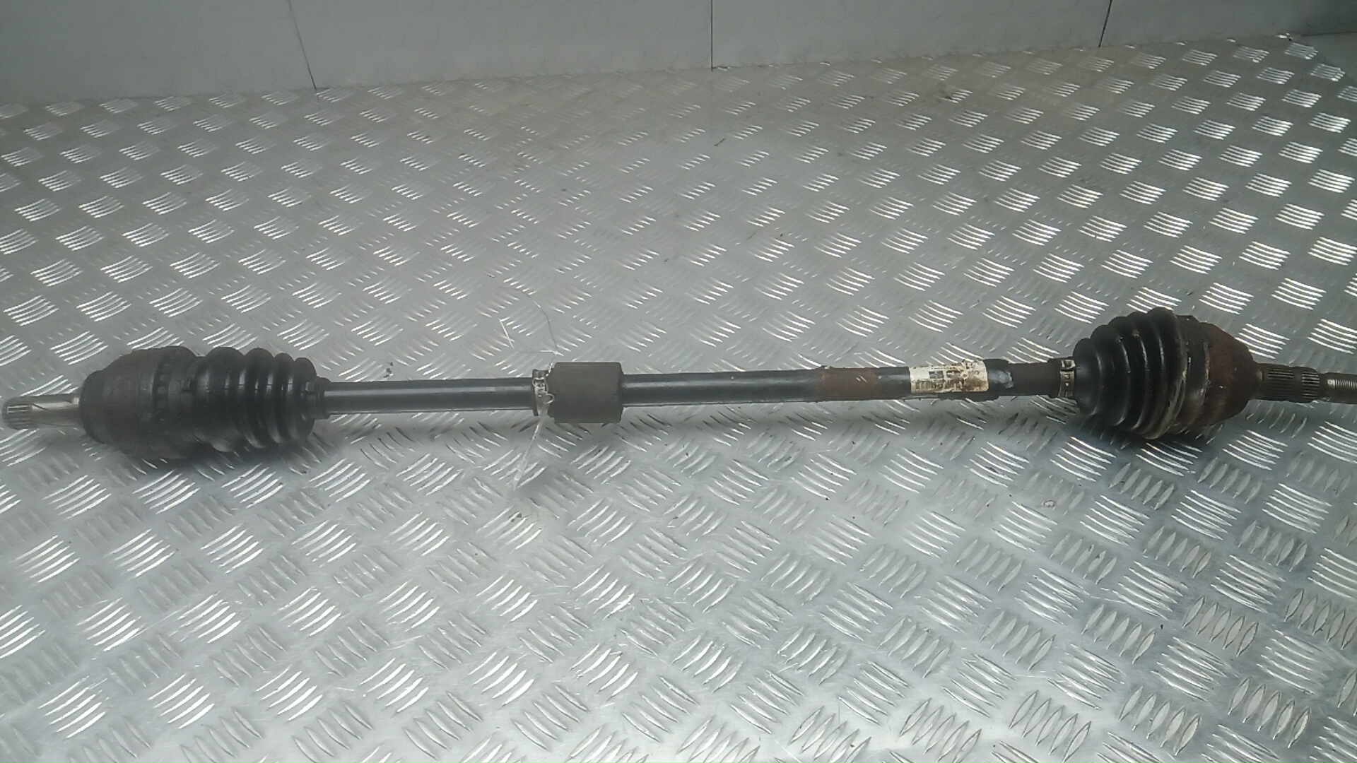 Полуось передняя правая