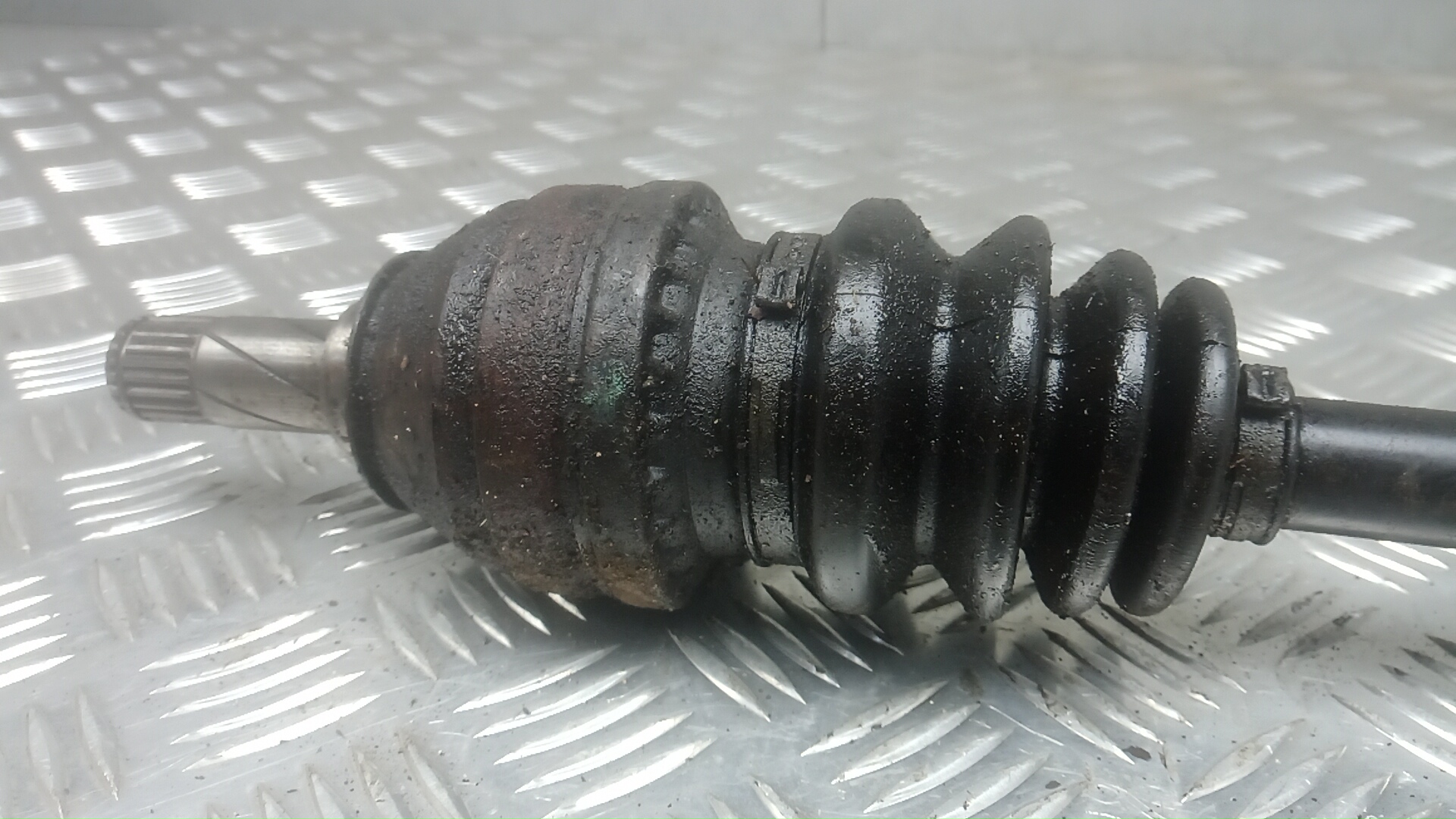 Полуось передняя правая