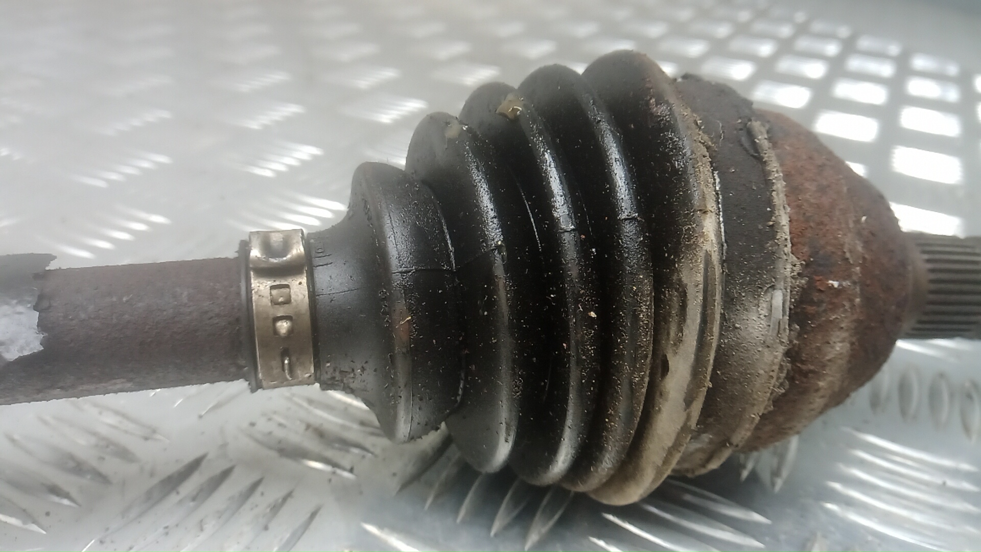 Полуось передняя правая