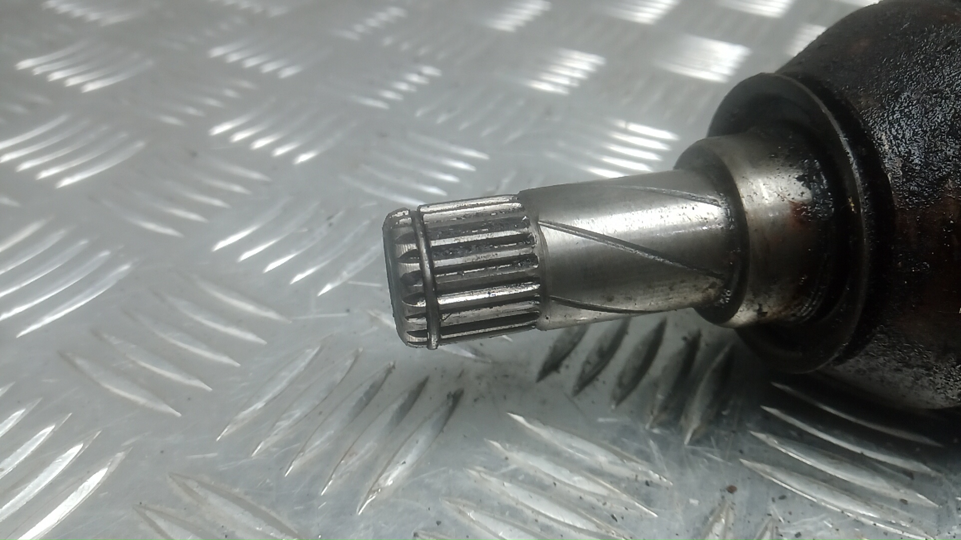 Полуось передняя правая