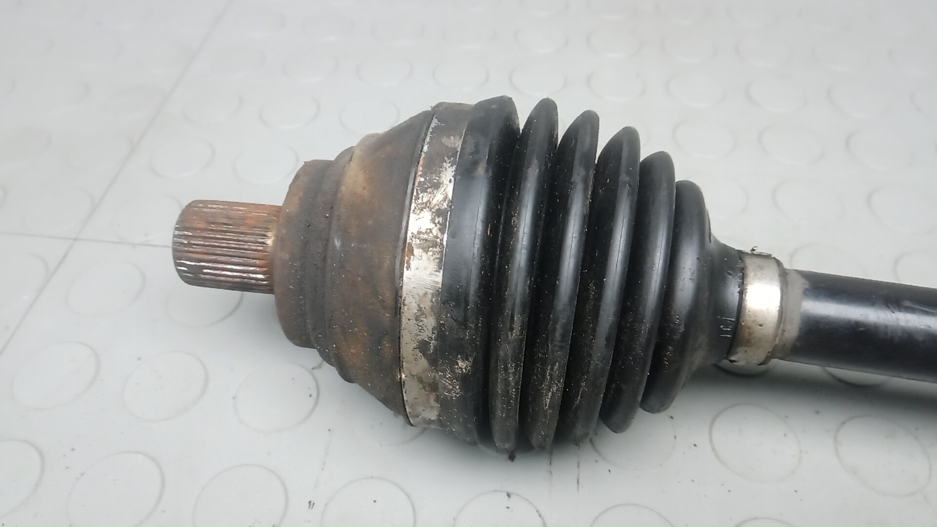 Полуось передняя левая