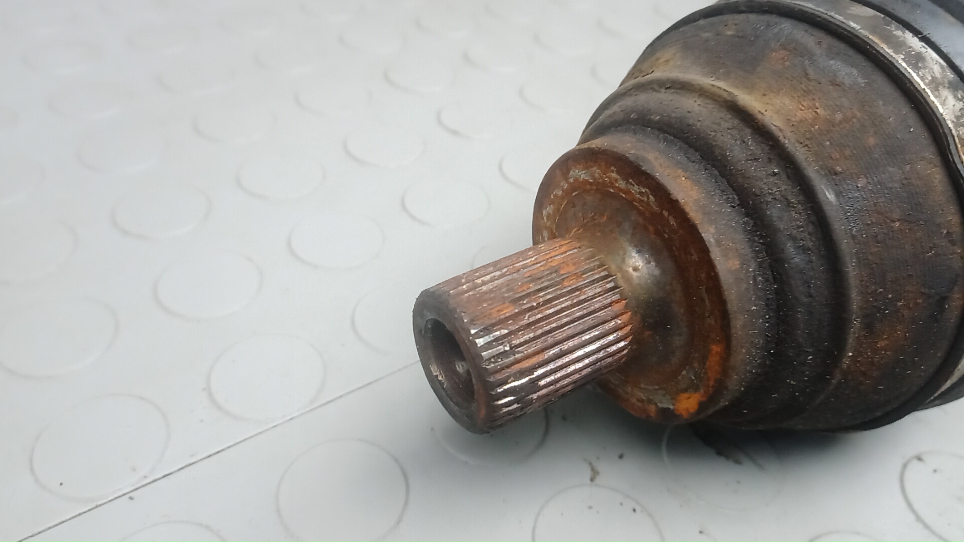 Полуось передняя левая