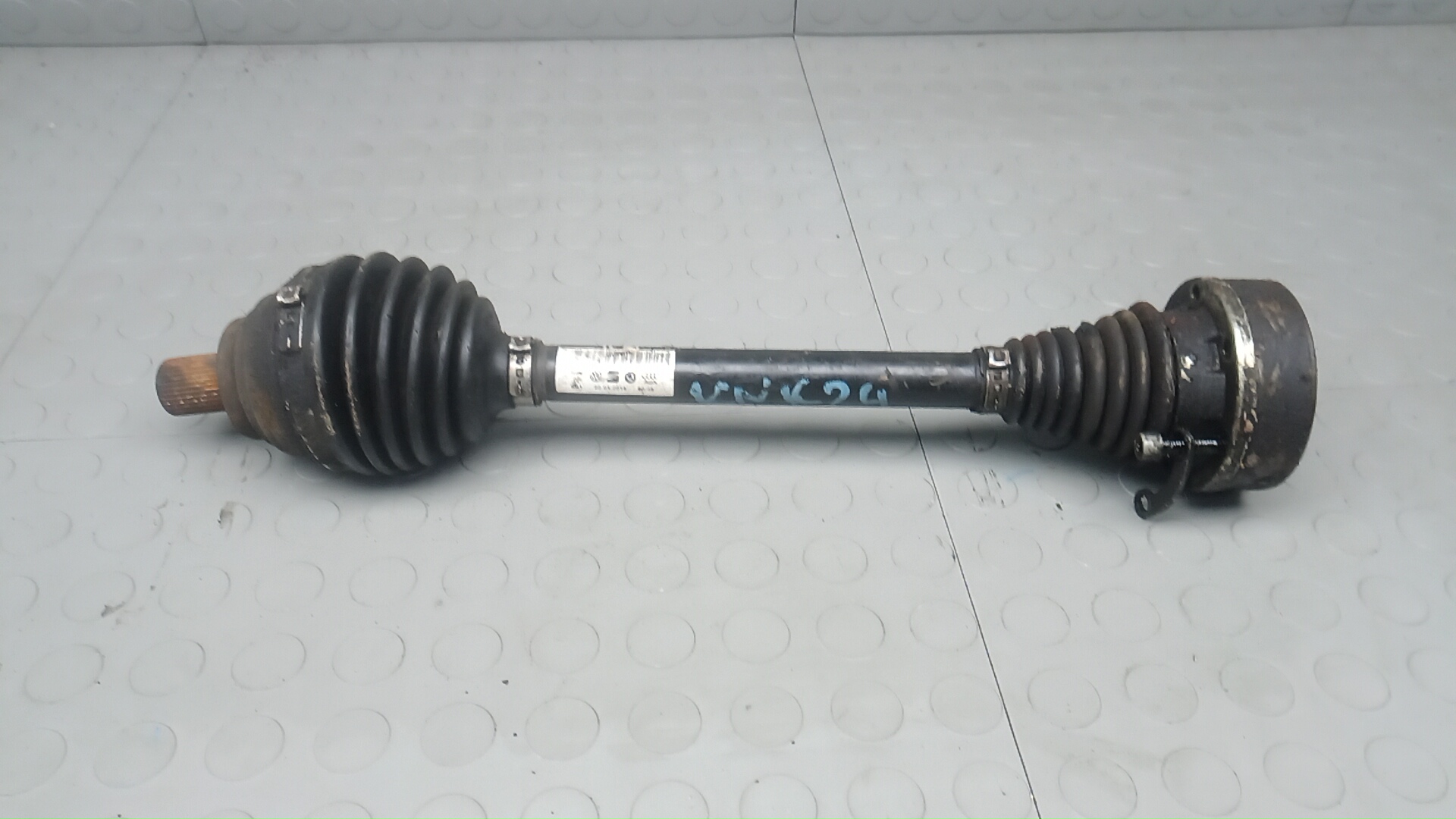 Полуось передняя левая