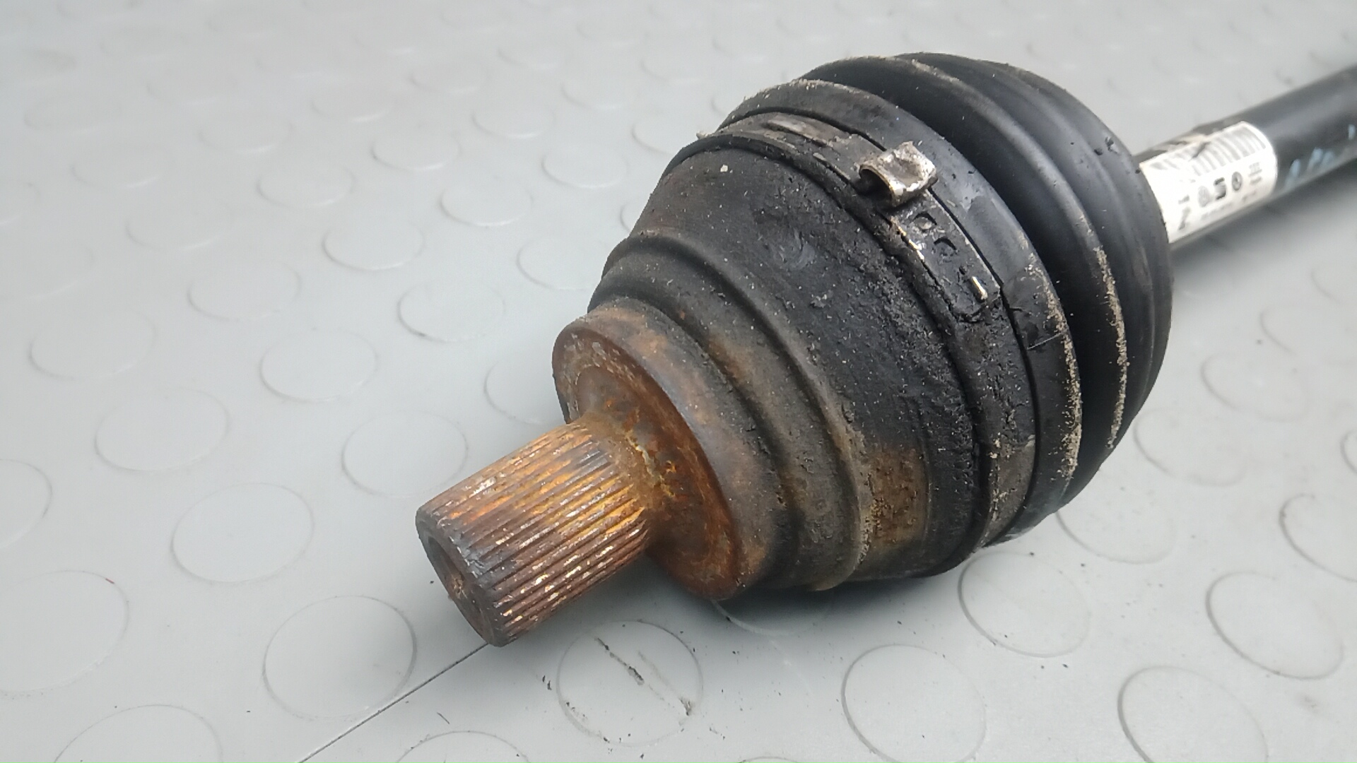 Полуось передняя левая