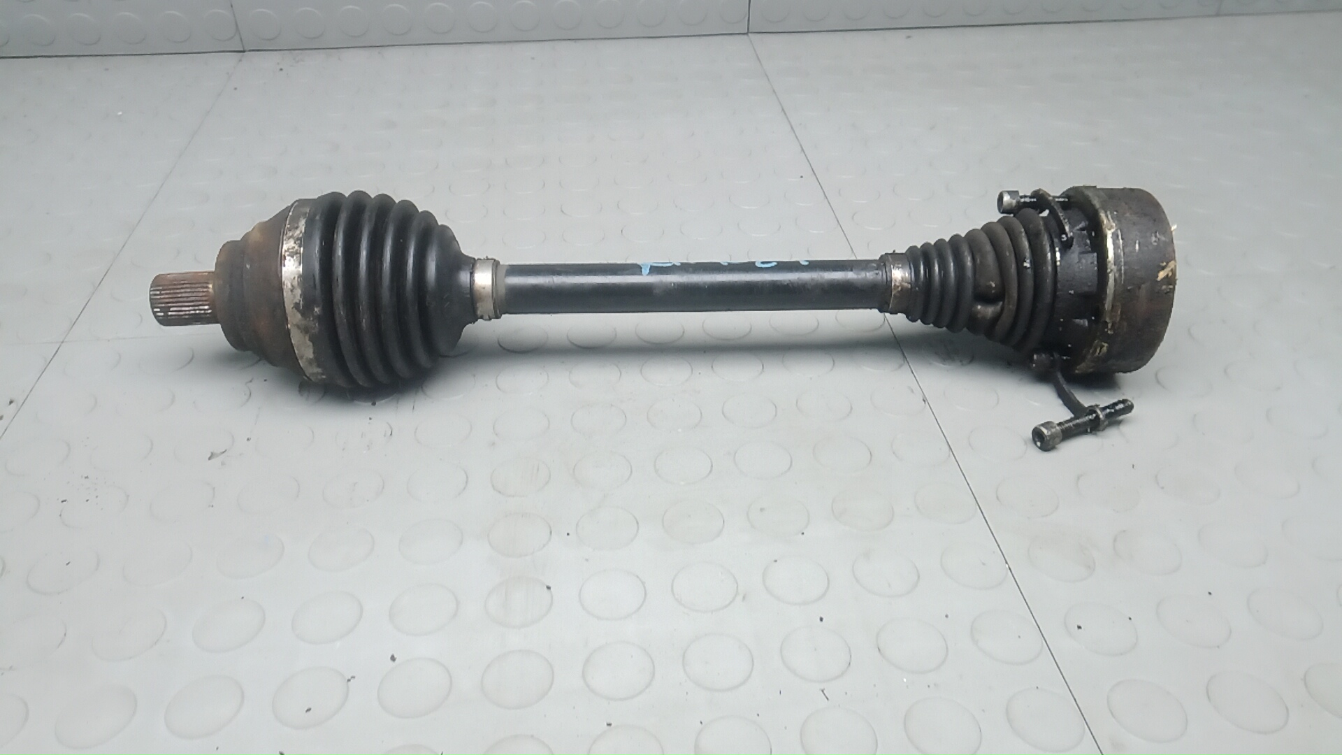 Полуось передняя левая