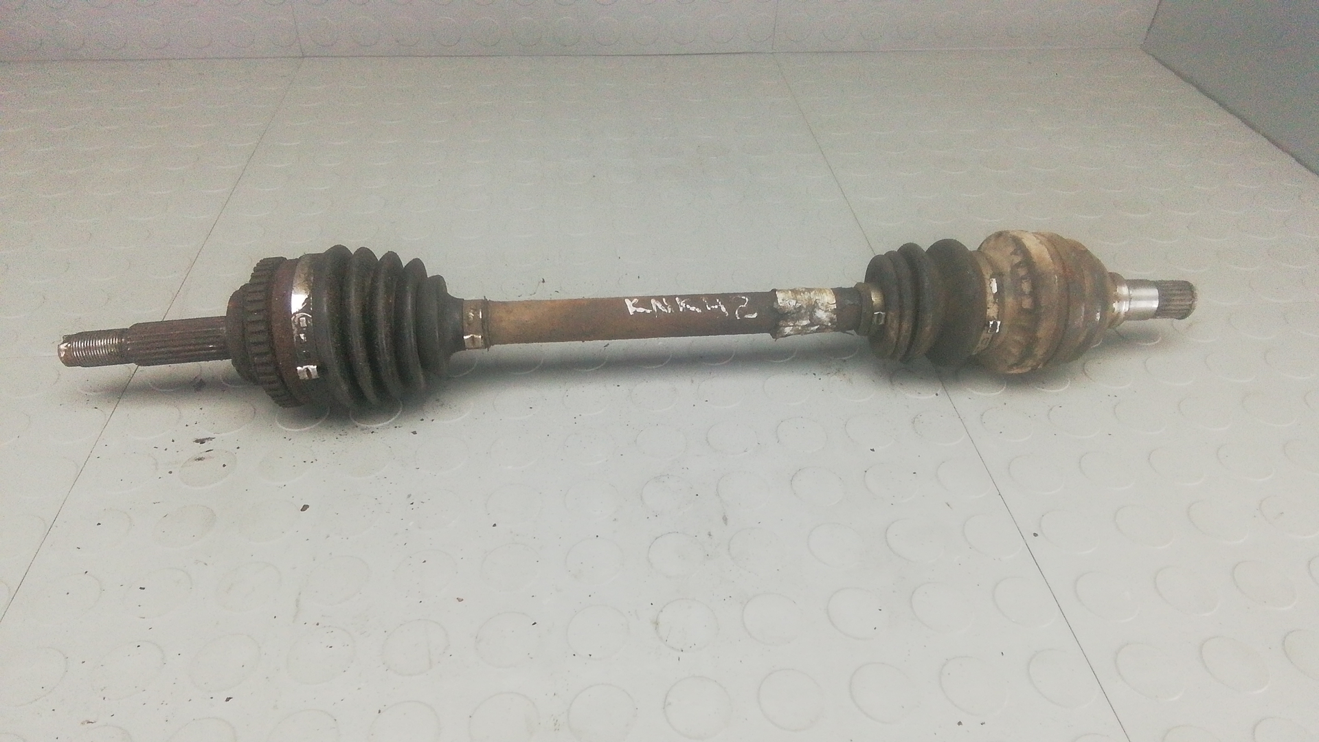 Полуось передняя левая