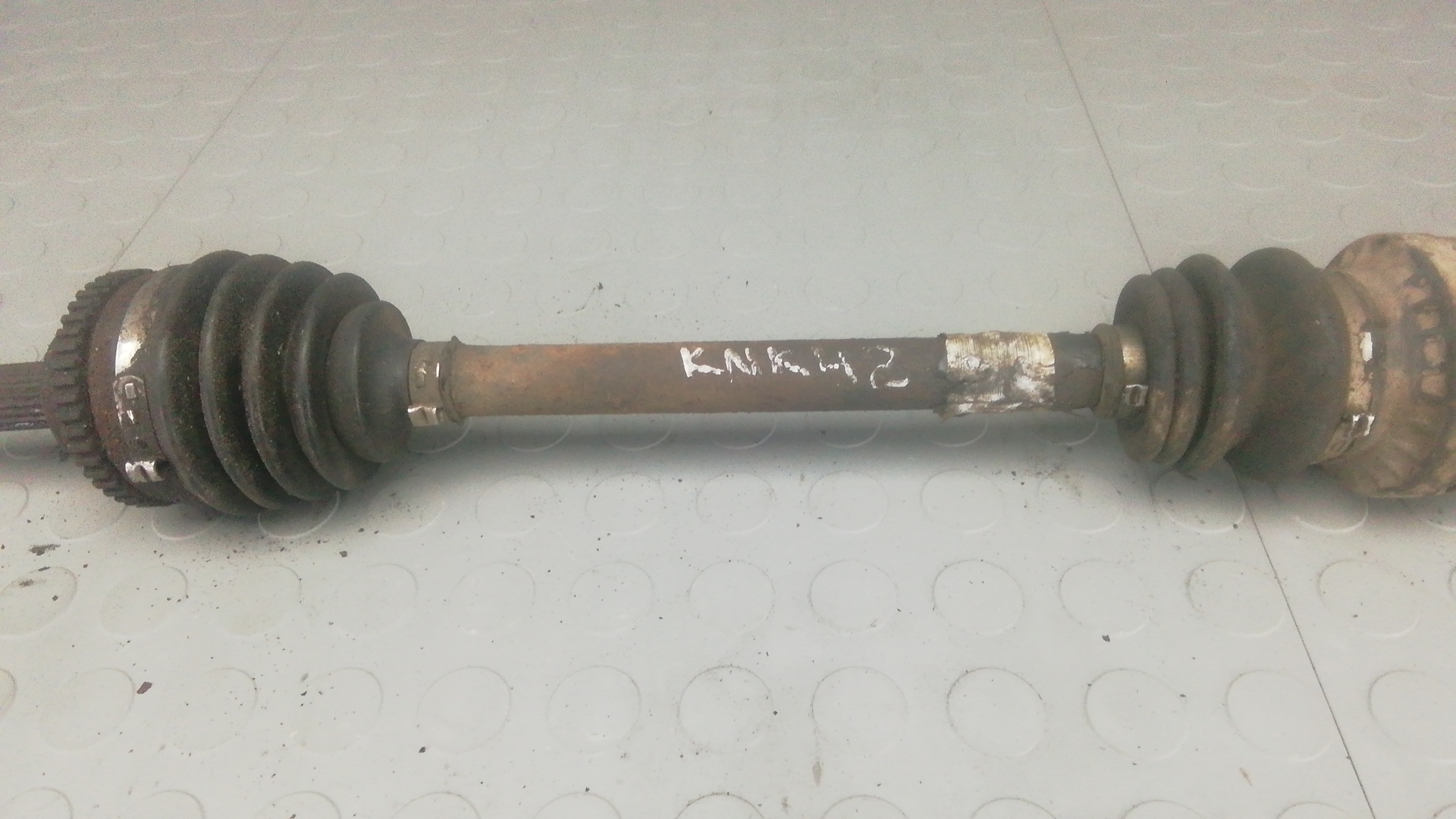 Полуось передняя левая