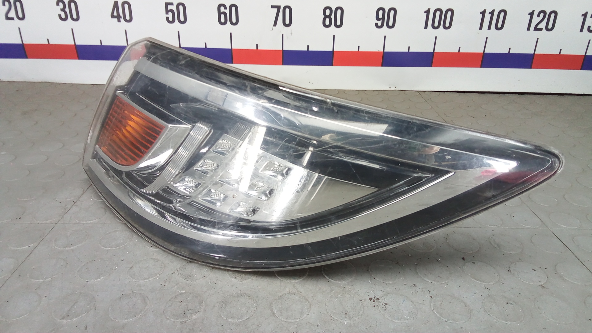 Фонарь задний правый