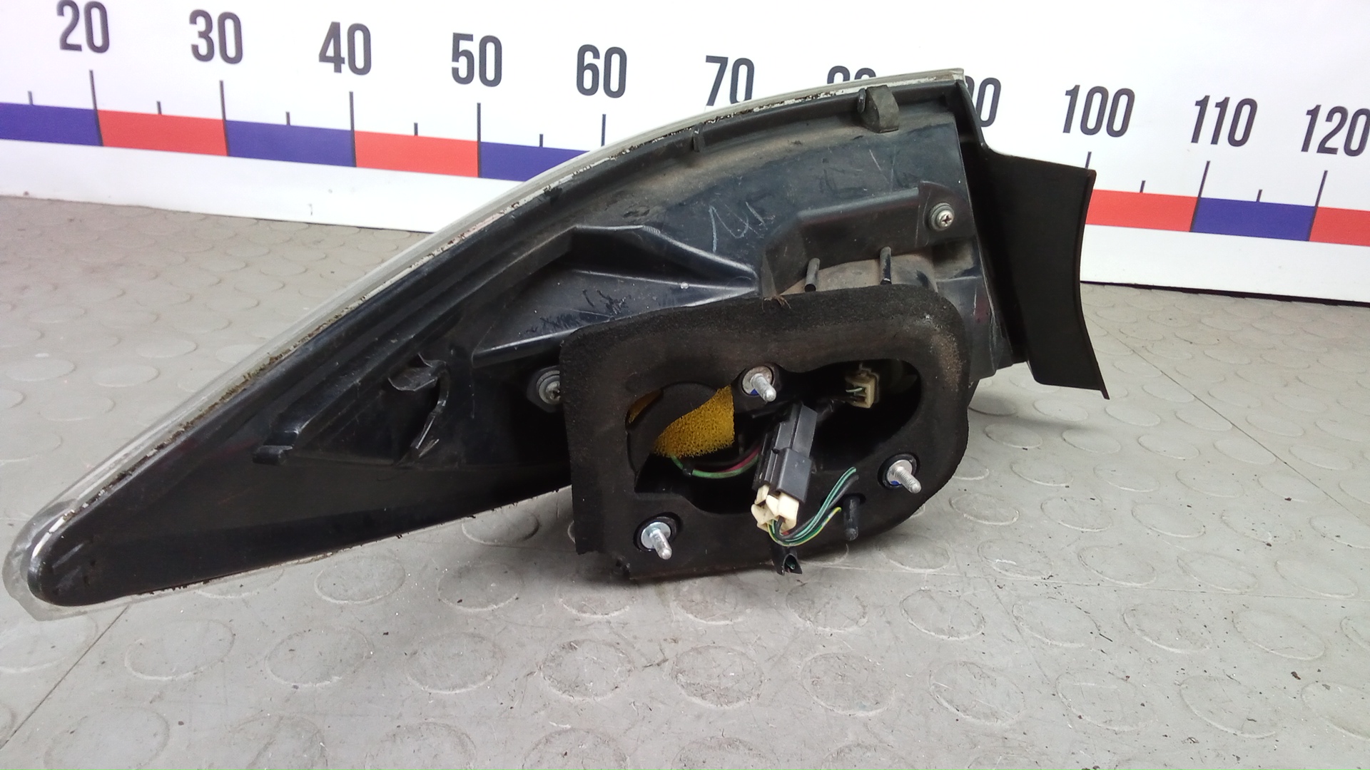 Фонарь задний правый