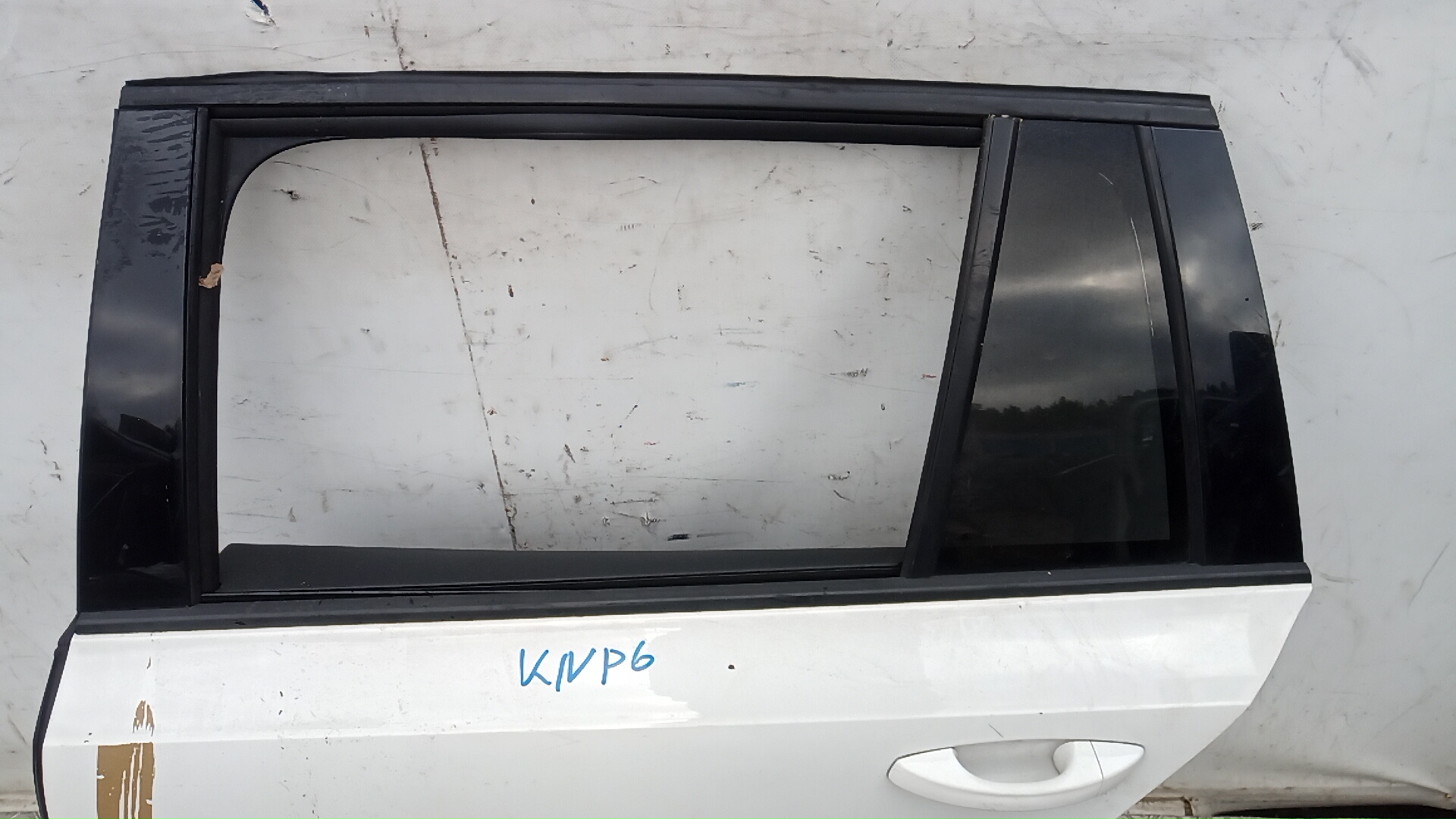 Дверь задняя левая