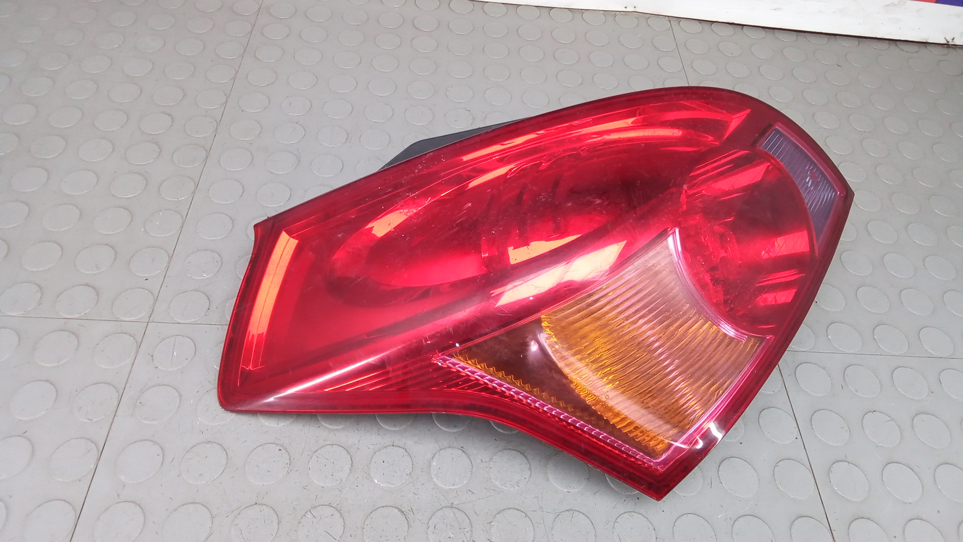 Фонарь задний левый