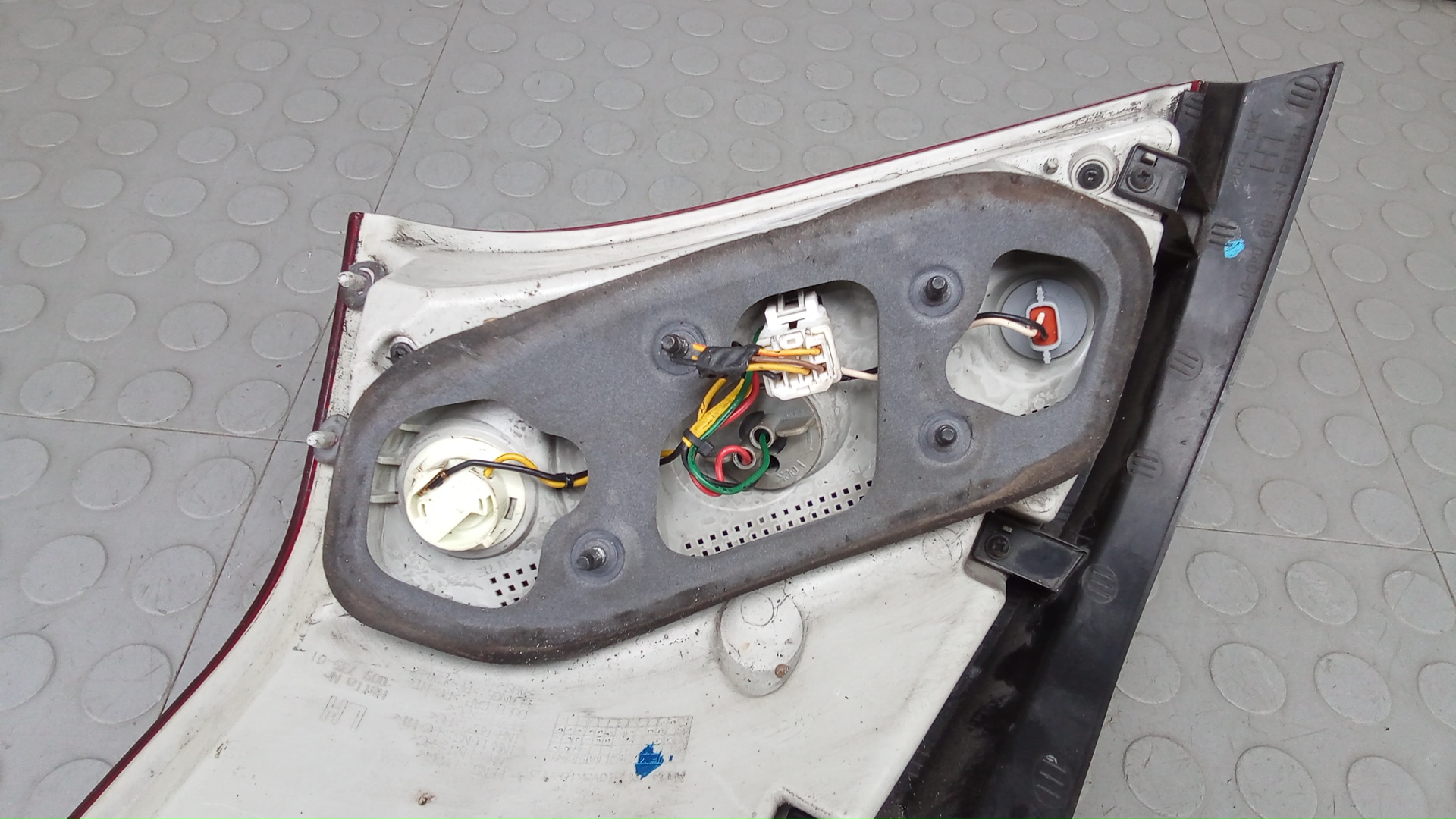 Фонарь задний левый