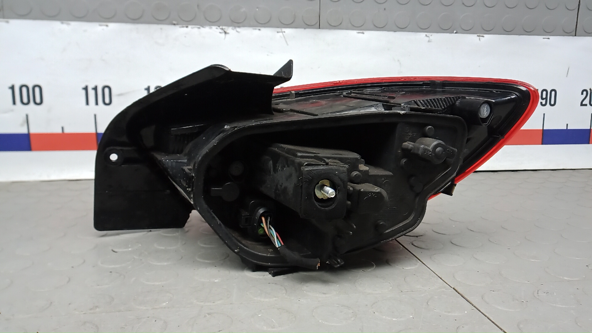 Фонарь задний левый