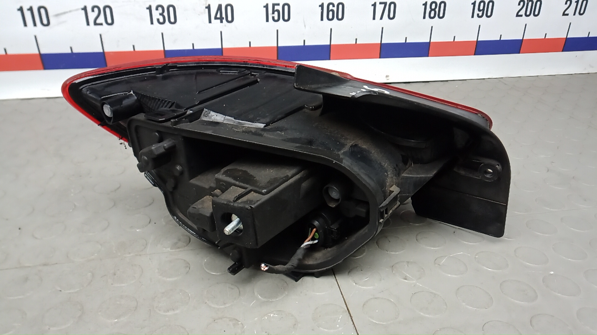 Фонарь задний правый