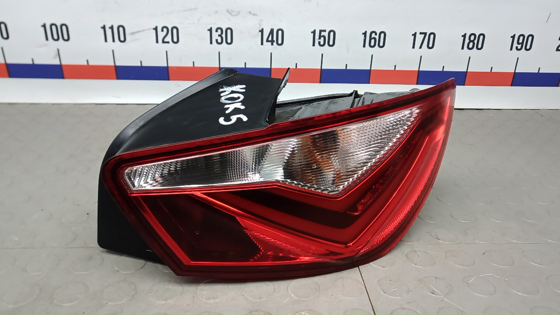 Фонарь задний правый