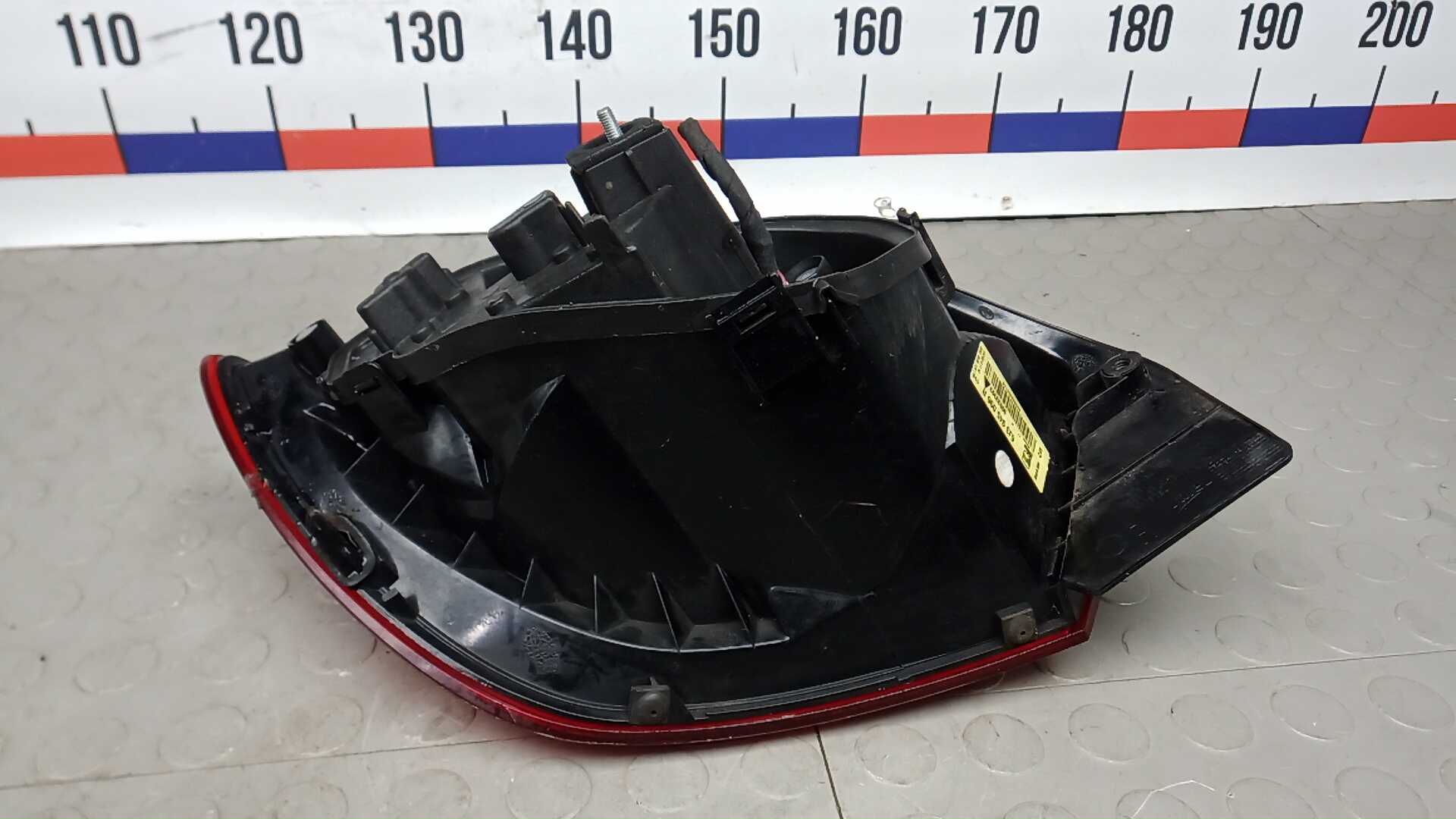 Фонарь задний правый