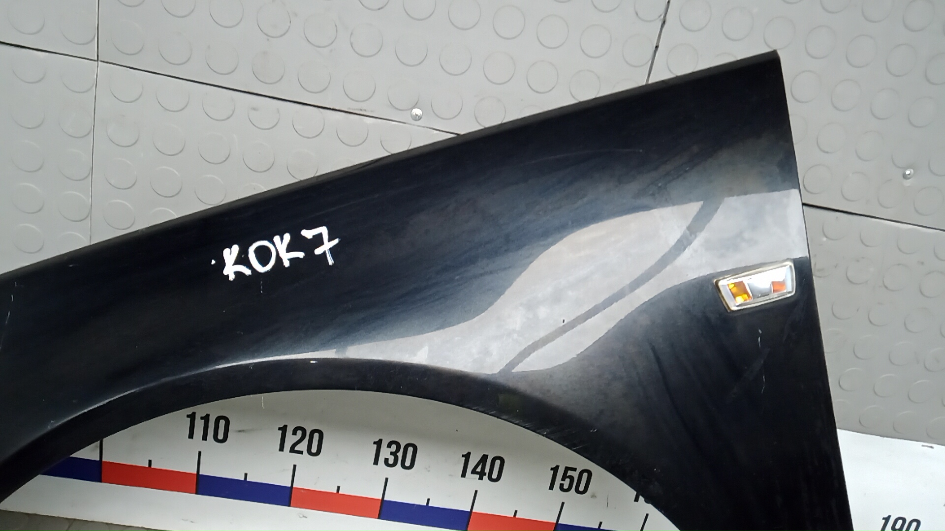 Крыло переднее левое