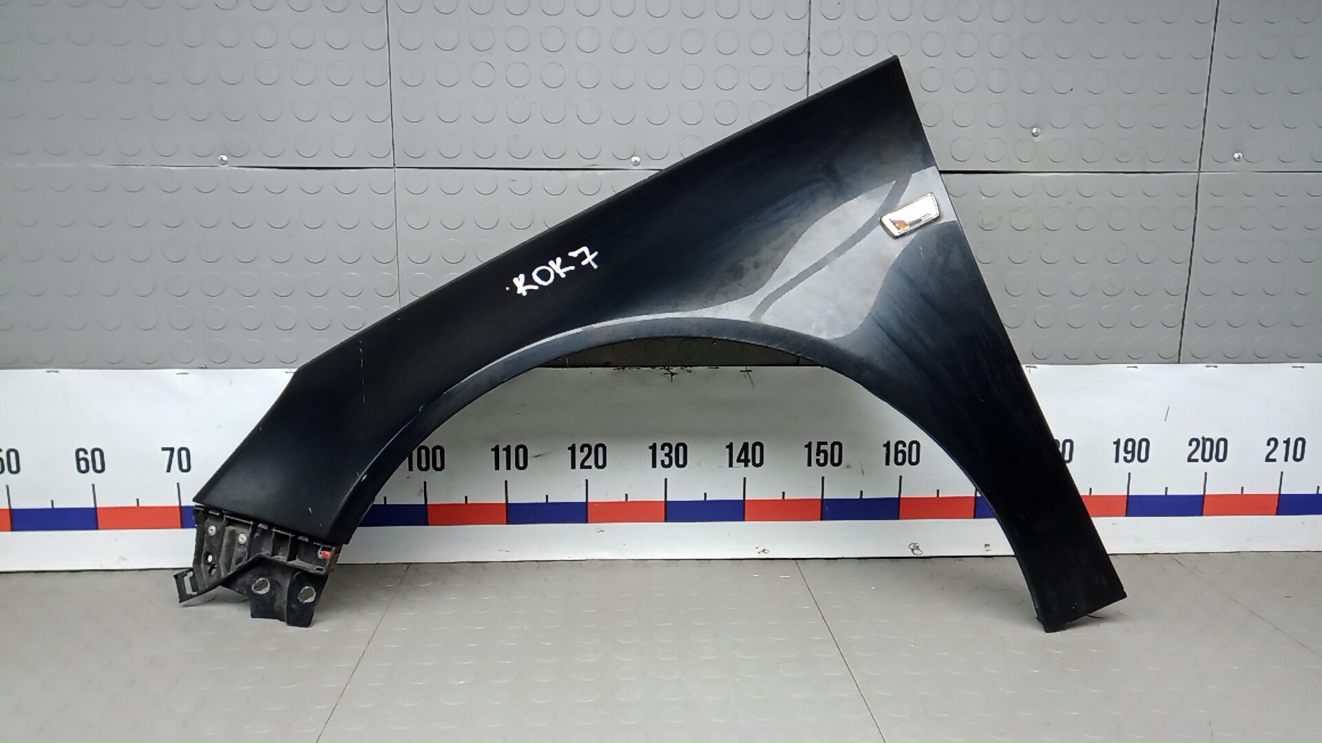 Крыло переднее левое