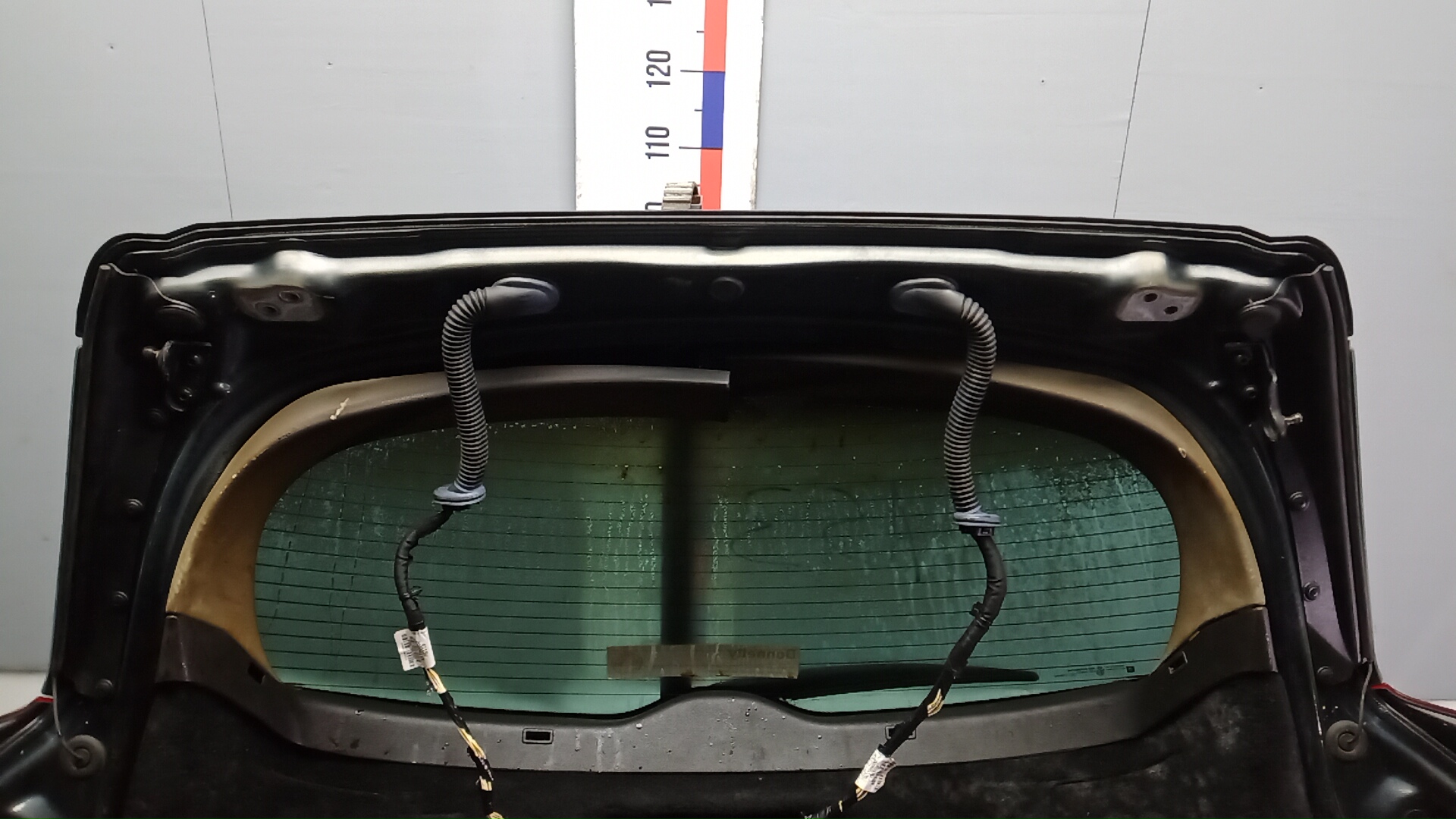 Дверь багажника