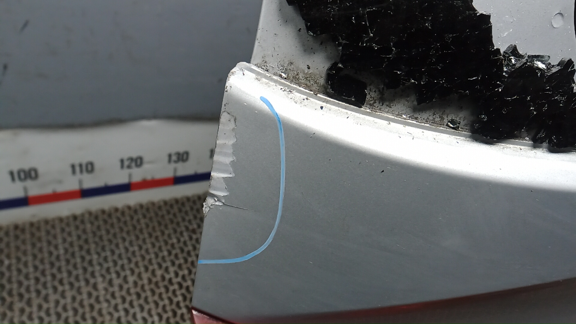 Дверь багажника