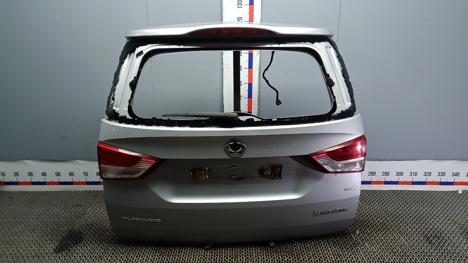 Дверь багажника