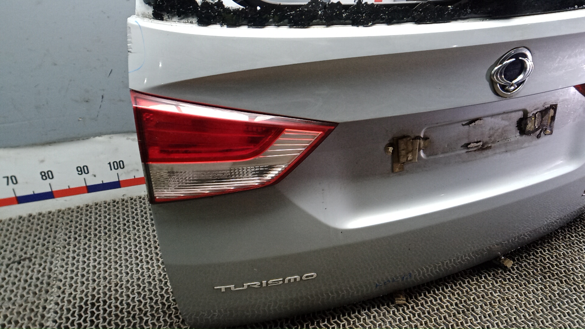 Дверь багажника