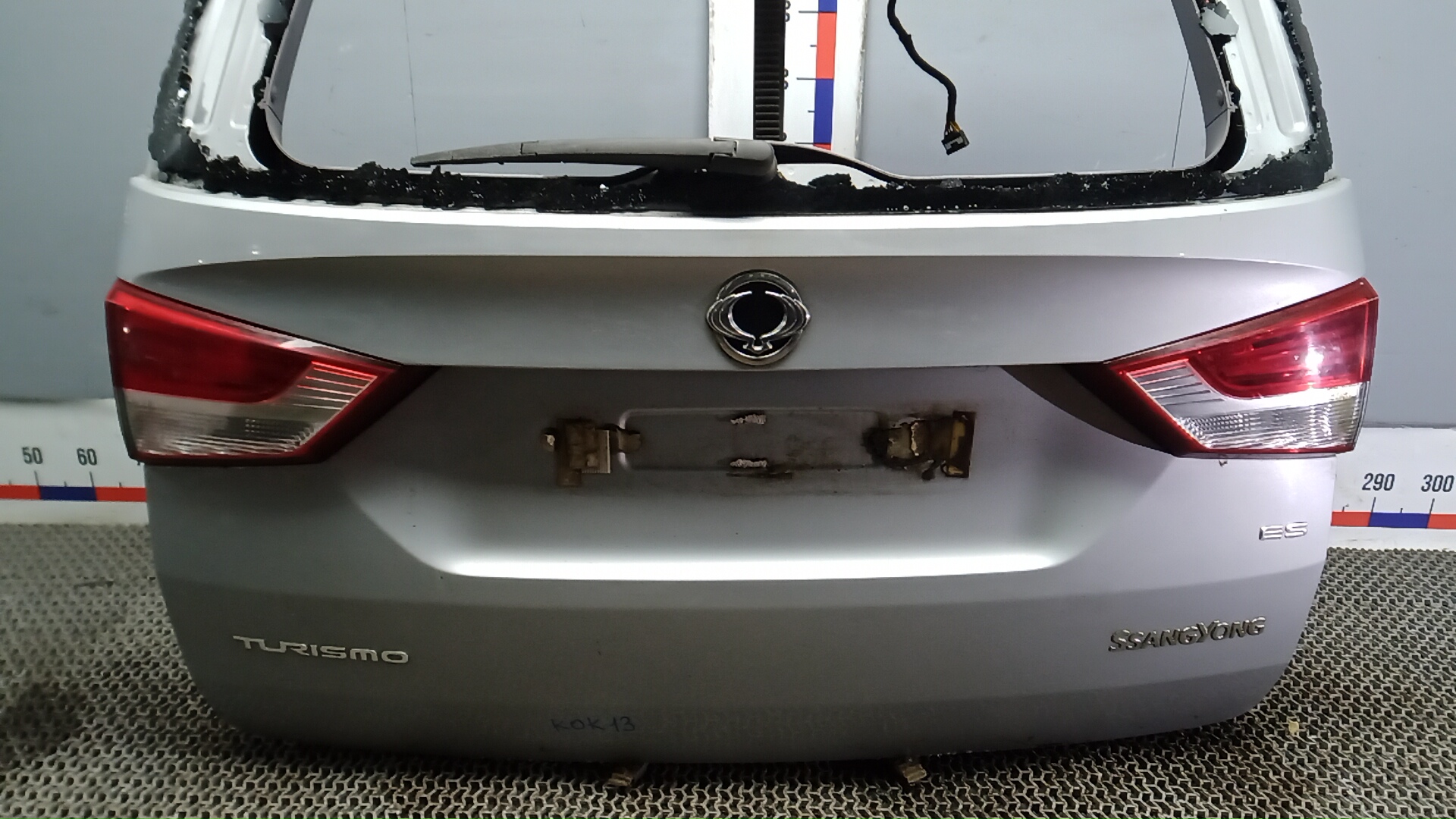 Дверь багажника